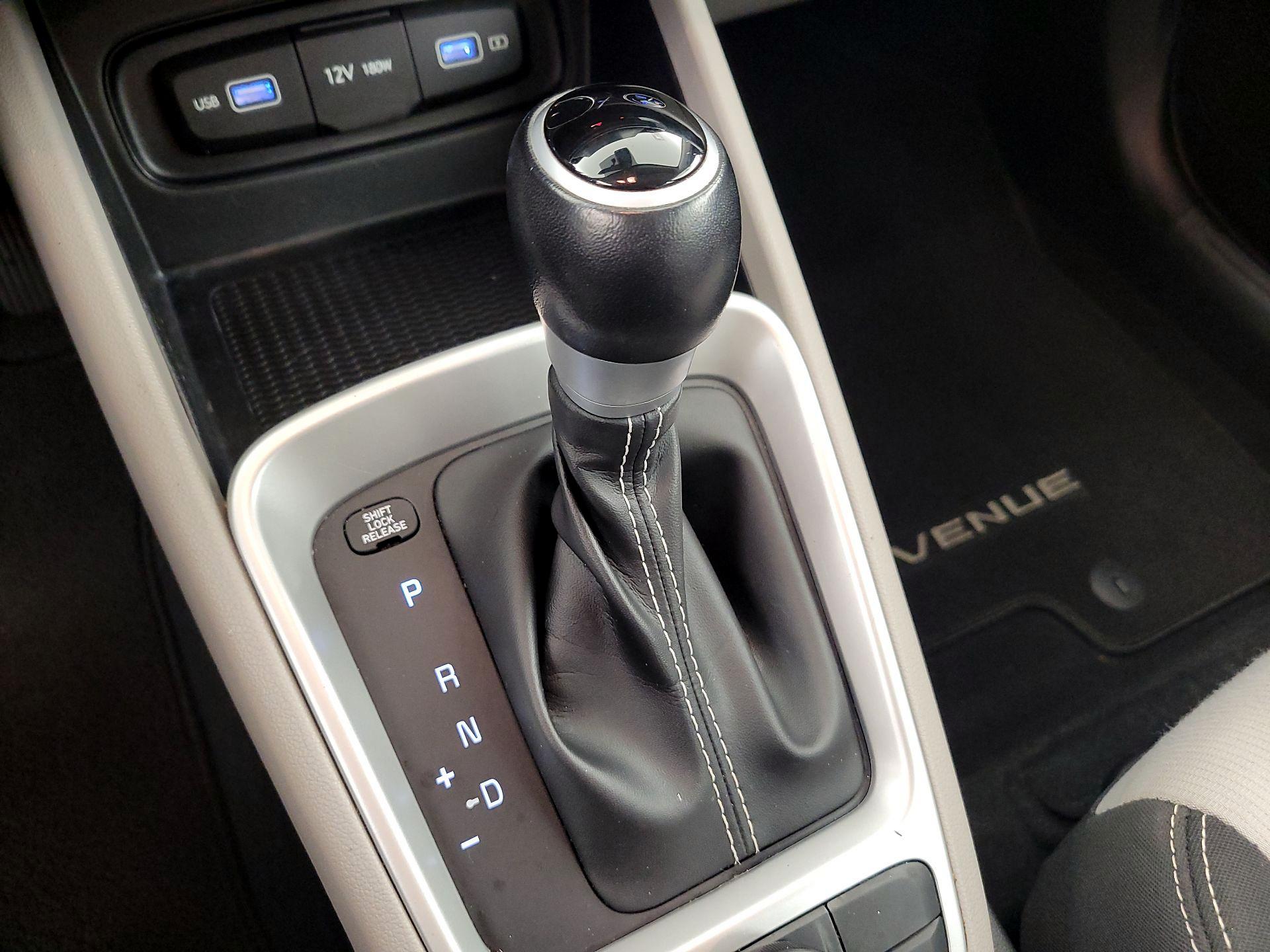 Thumbnail: 2022 Hyundai Venue - 17