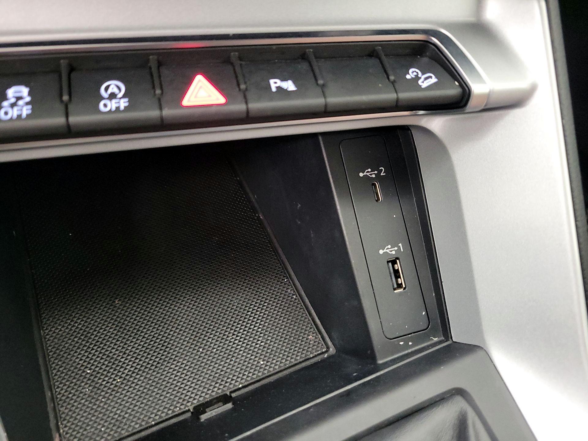 Thumbnail: 2020 Audi Q3 - 18