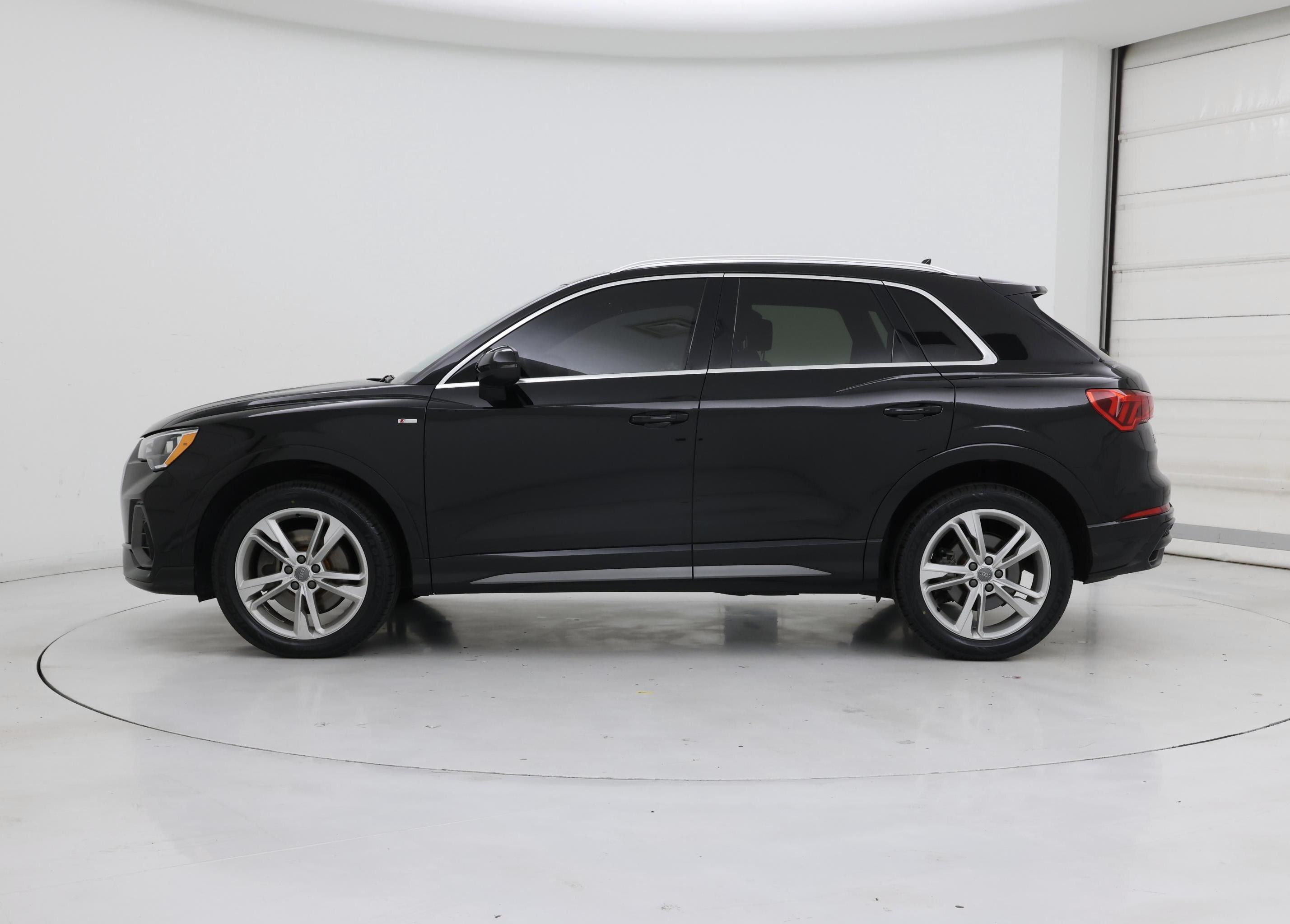 Thumbnail: 2020 Audi Q3 - 3