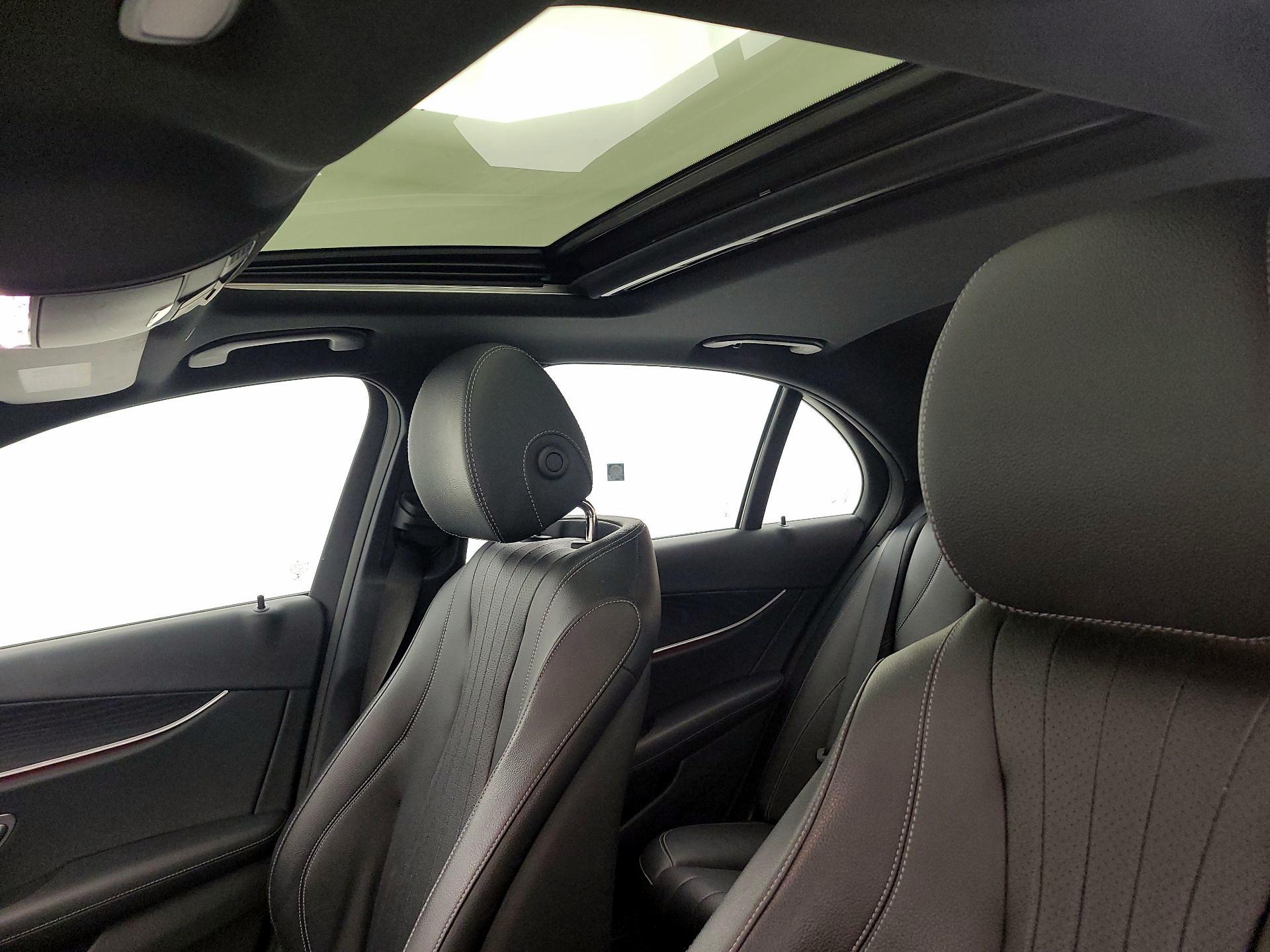 Thumbnail: 2020 Mercedes-Benz E-Class - 20