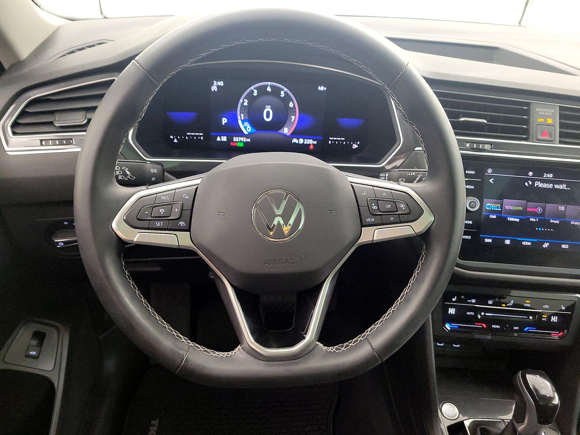 Thumbnail: 2022 Volkswagen Tiguan - 10