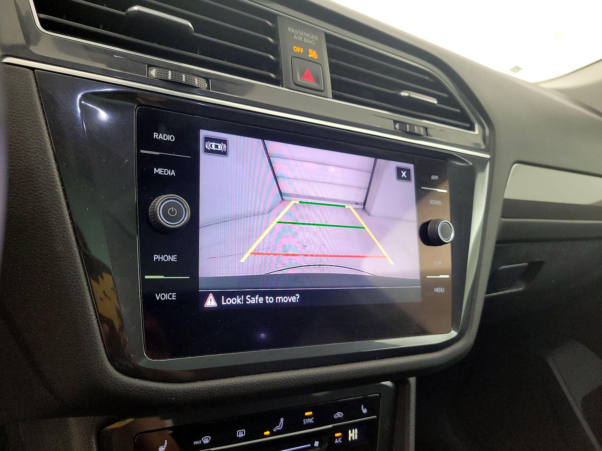 Thumbnail: 2022 Volkswagen Tiguan - 14