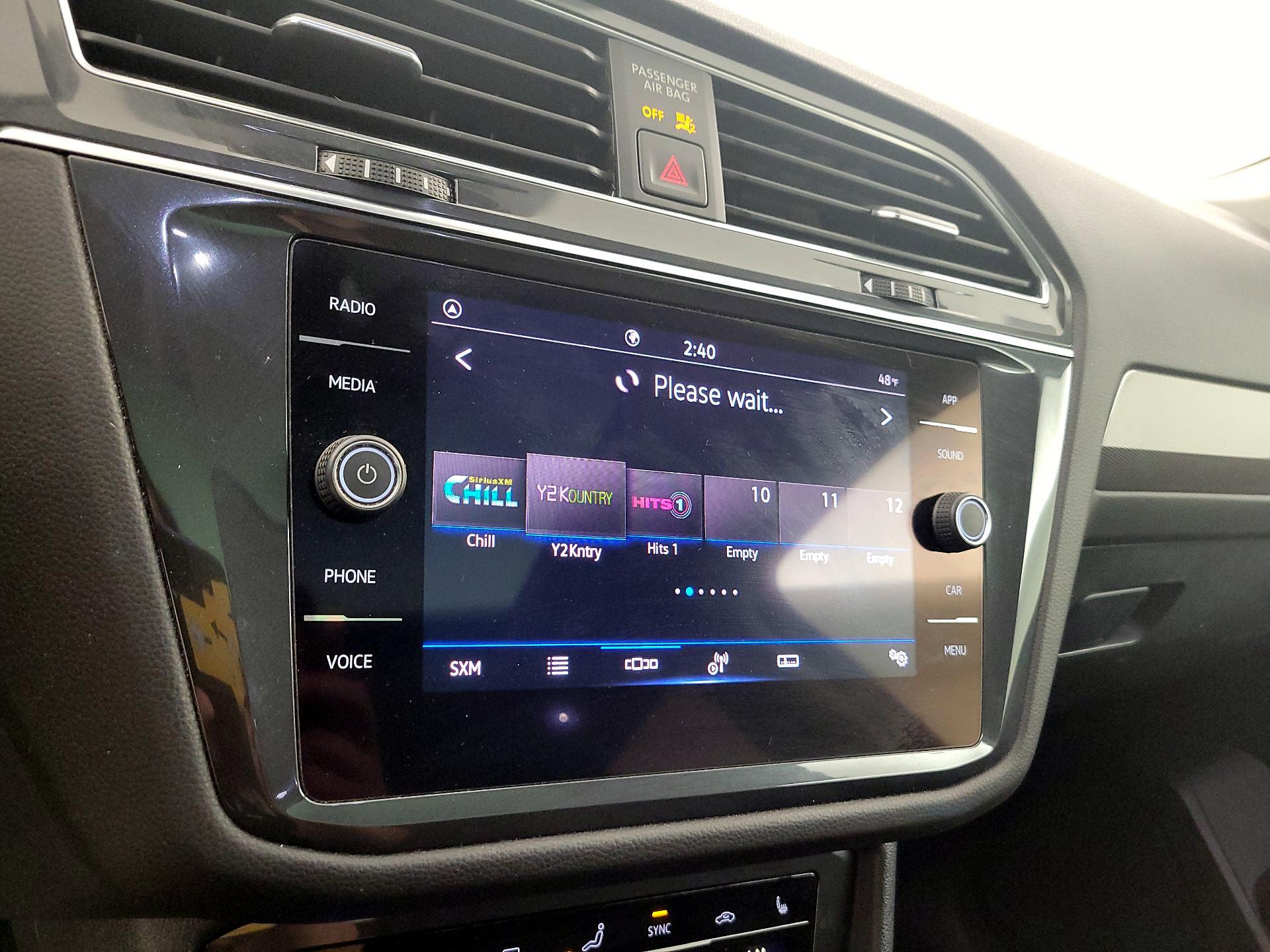 Thumbnail: 2022 Volkswagen Tiguan - 15