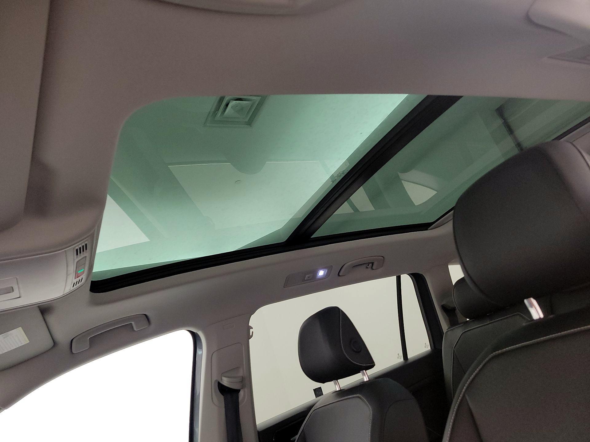 Thumbnail: 2022 Volkswagen Tiguan - 19