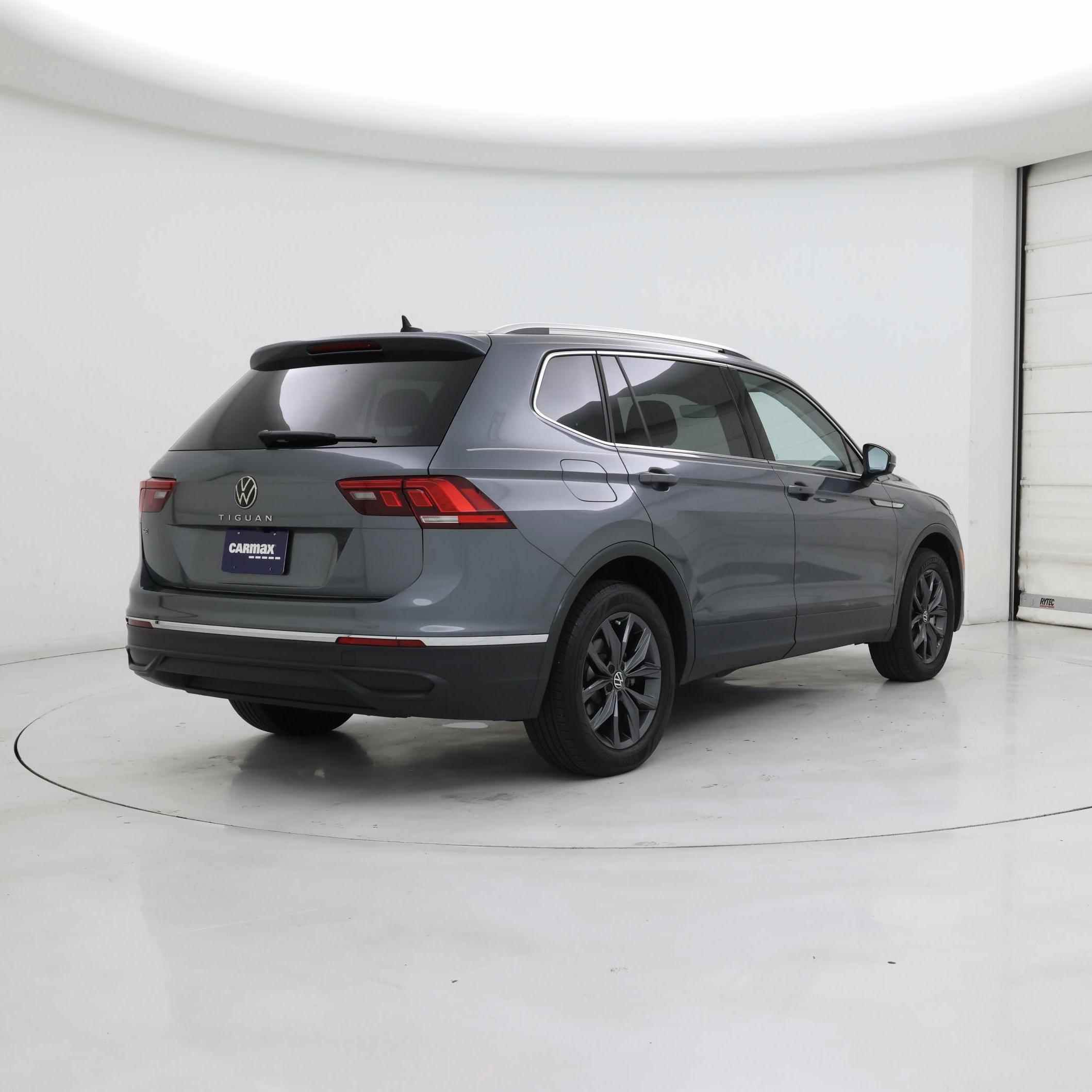 Thumbnail: 2022 Volkswagen Tiguan - 8