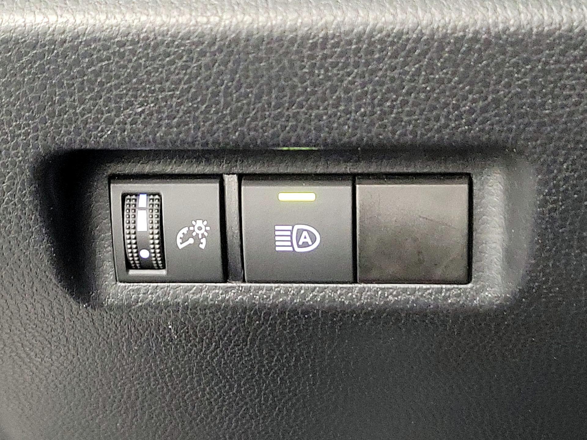 Thumbnail: 2021 Toyota RAV4 - 13