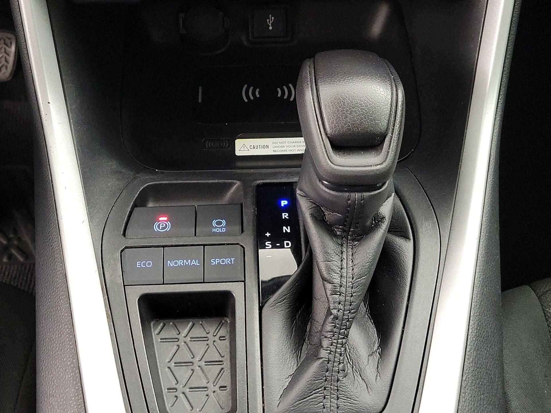 Thumbnail: 2021 Toyota RAV4 - 17