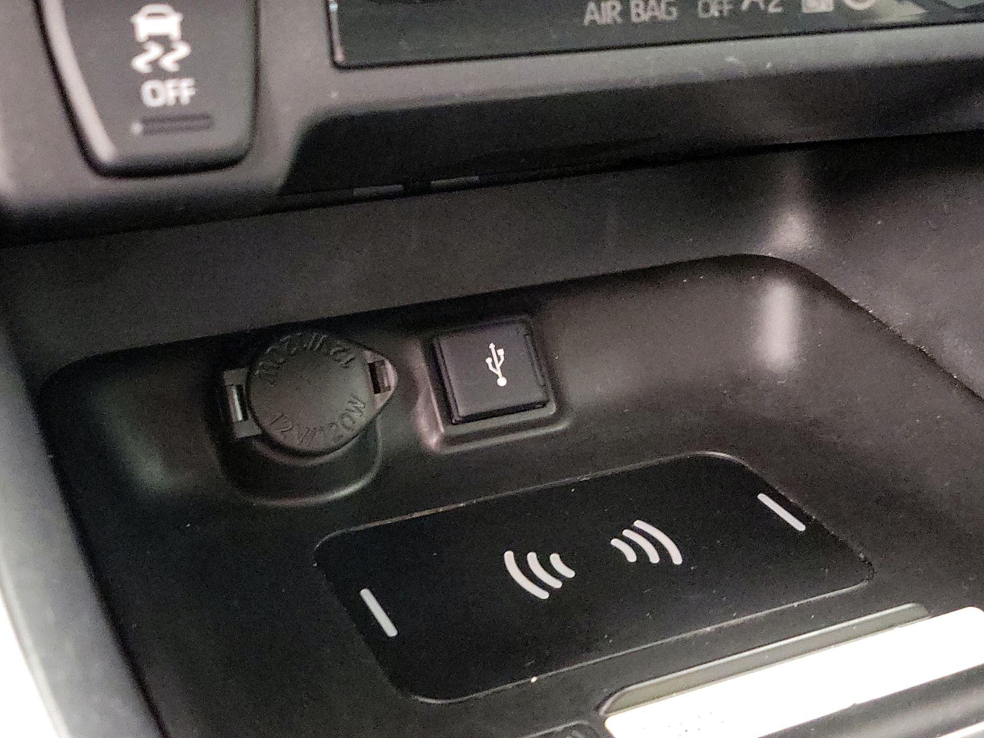 Thumbnail: 2021 Toyota RAV4 - 18