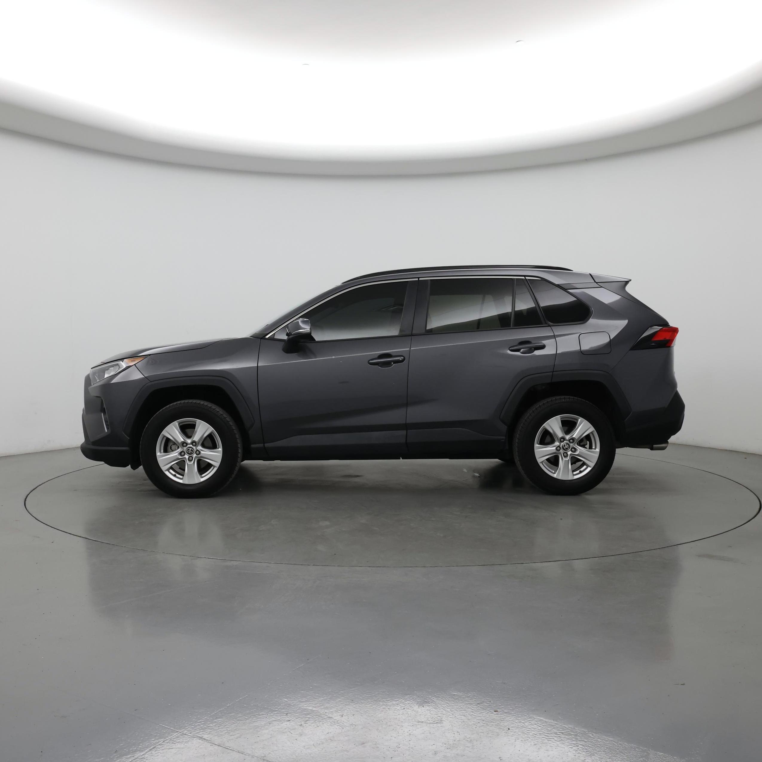 Thumbnail: 2021 Toyota RAV4 - 3