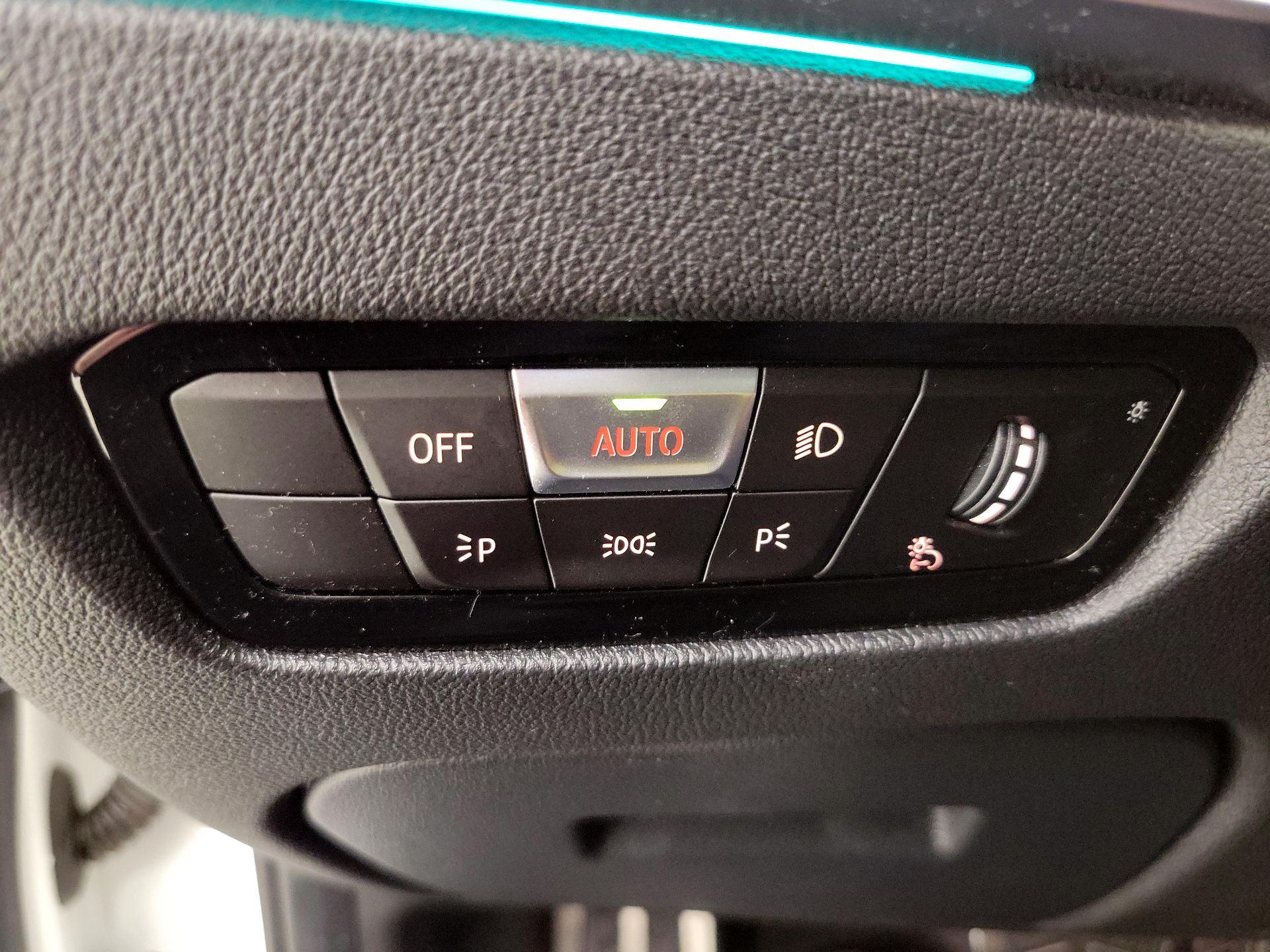 Thumbnail: 2020 BMW 3 Series - 13