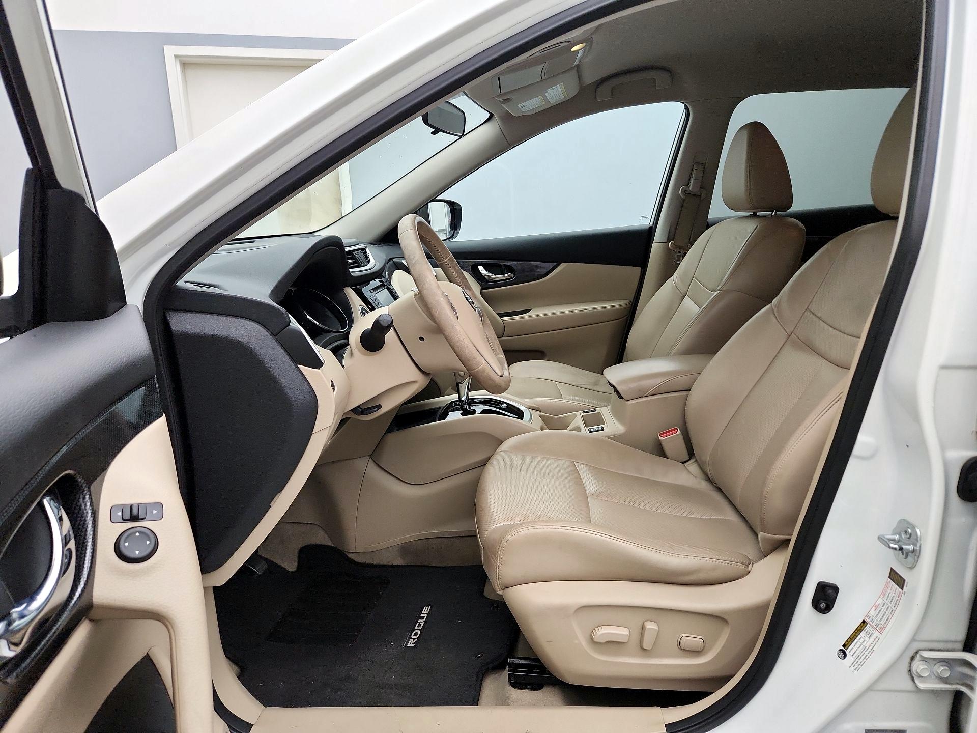 Thumbnail: 2015 Nissan Rogue - 11