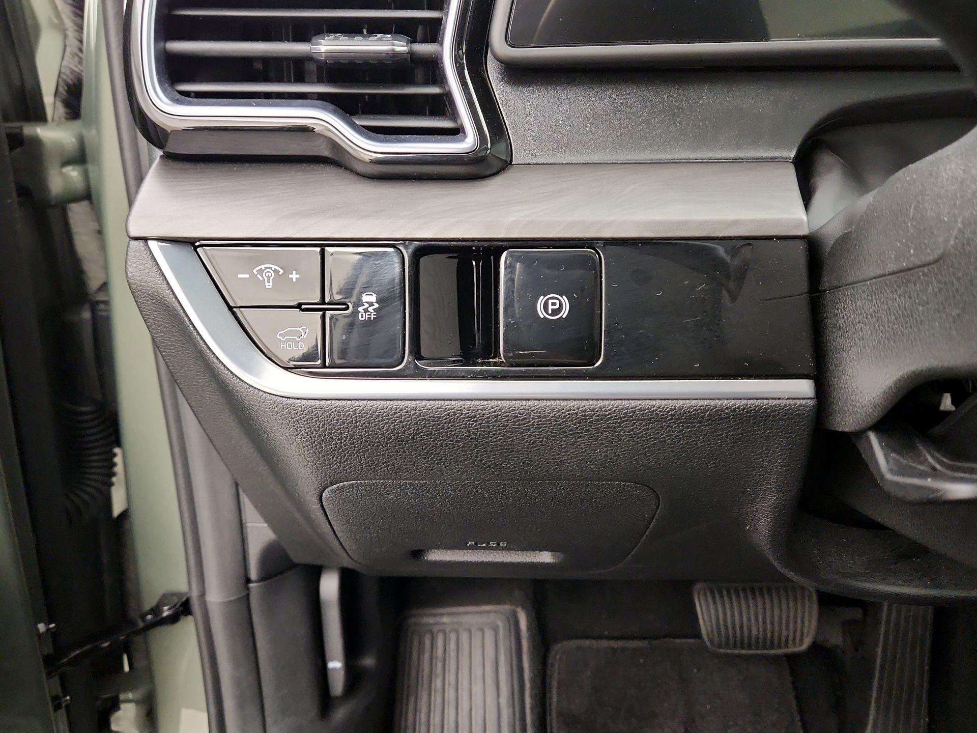 Thumbnail: 2023 Kia Sportage - 13