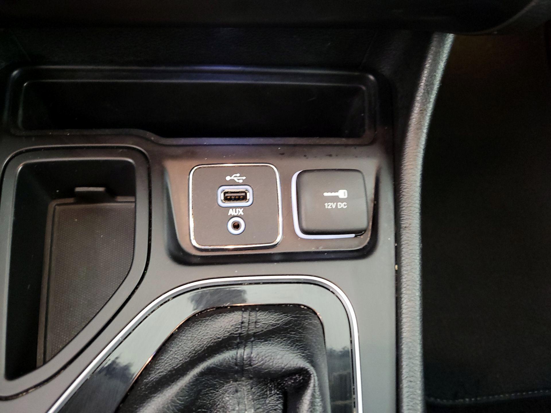 Thumbnail: 2019 Jeep Cherokee - 19