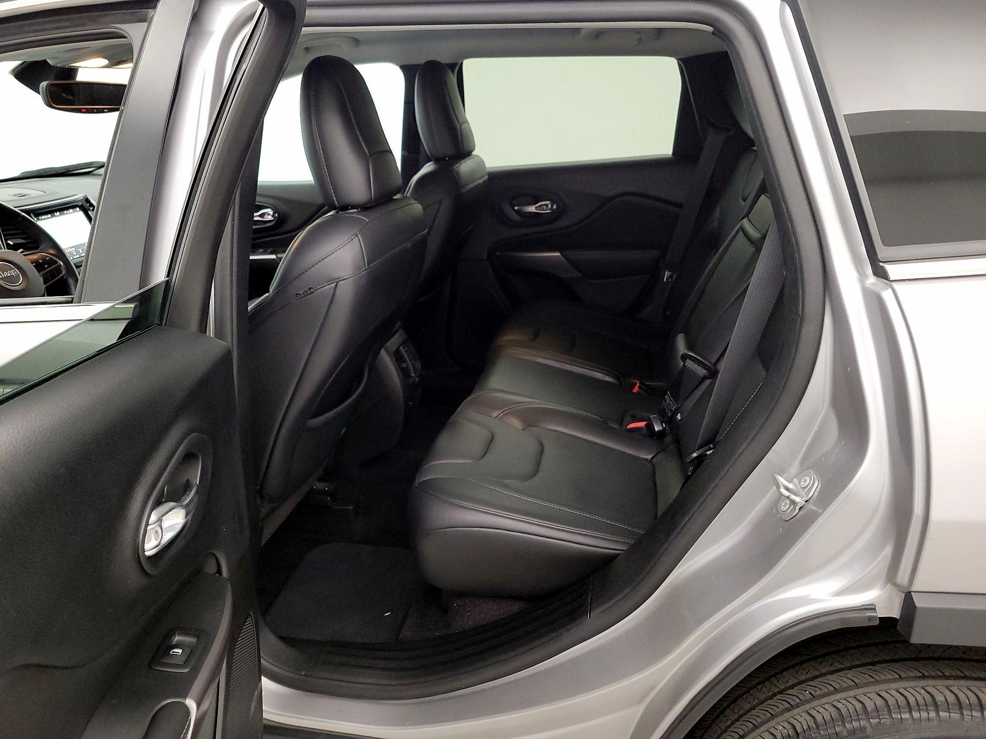 Thumbnail: 2019 Jeep Cherokee - 20