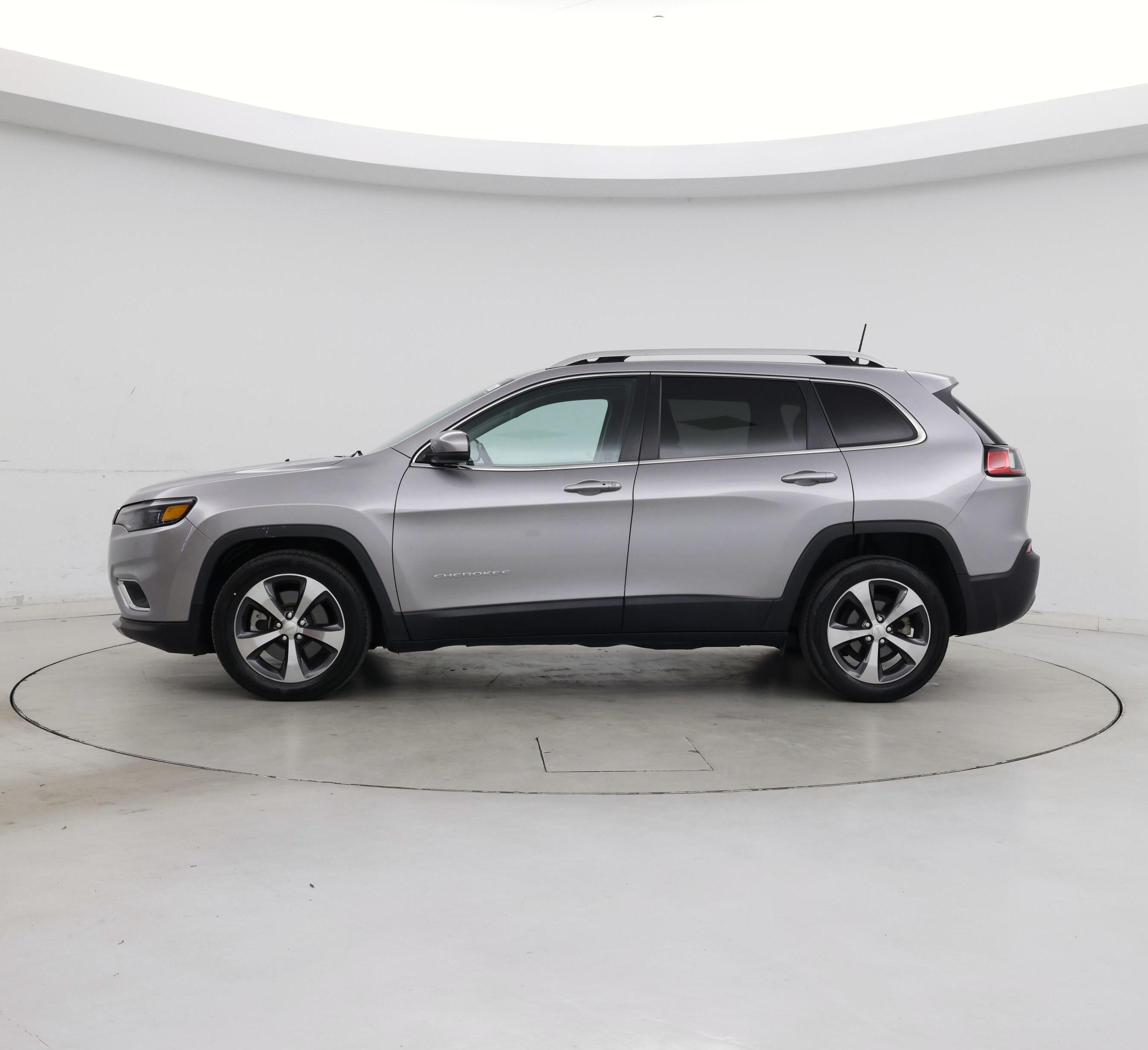 Thumbnail: 2019 Jeep Cherokee - 3