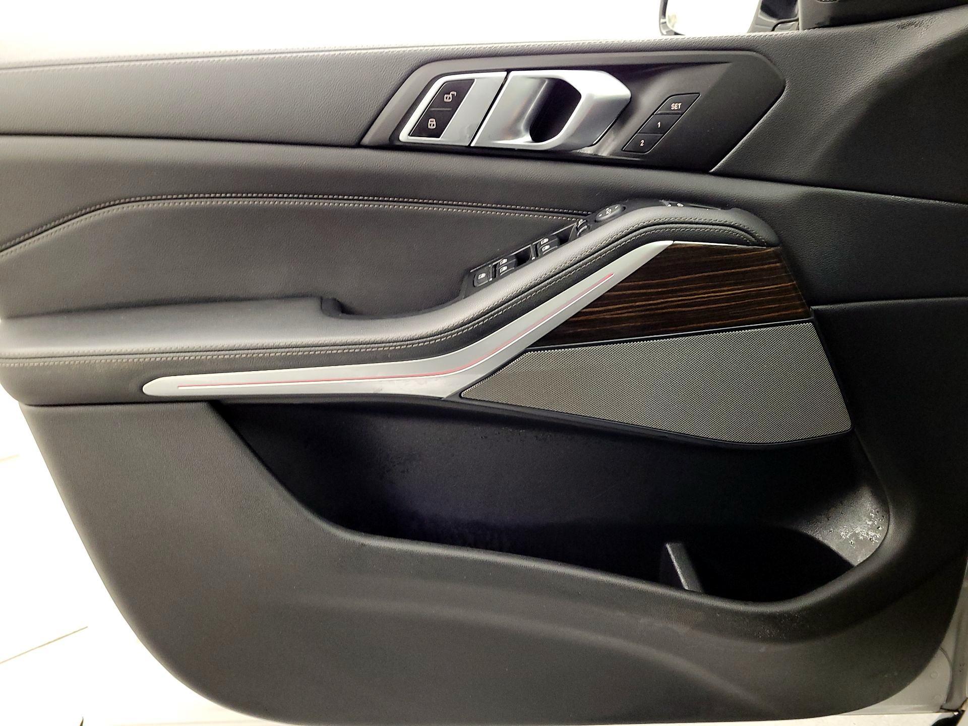 Thumbnail: 2021 BMW X5 - 12