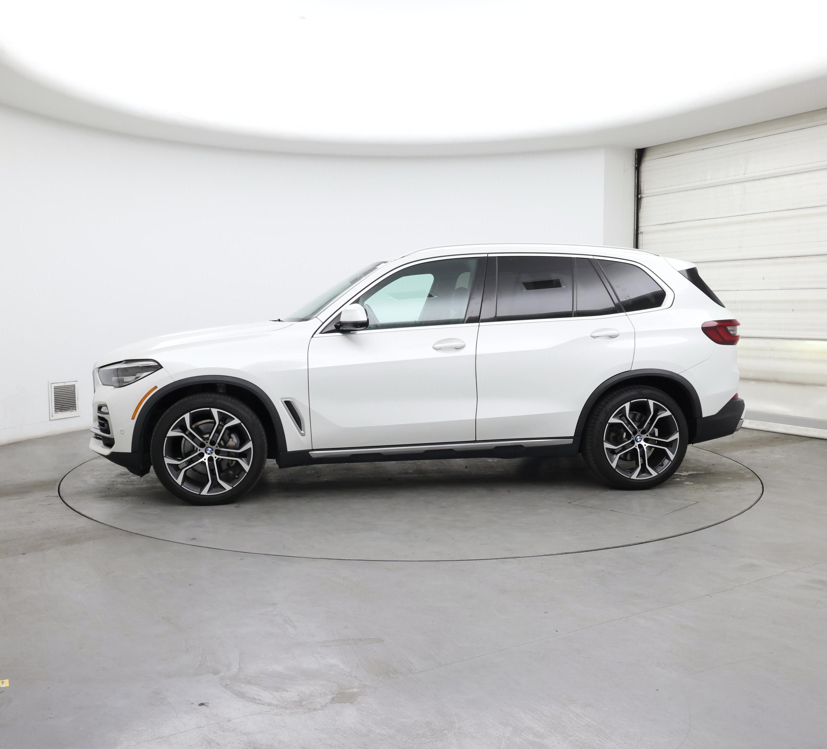 Thumbnail: 2021 BMW X5 - 3