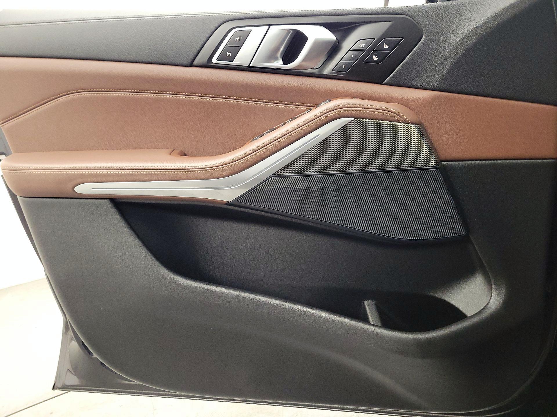 Thumbnail: 2021 BMW X5 - 12