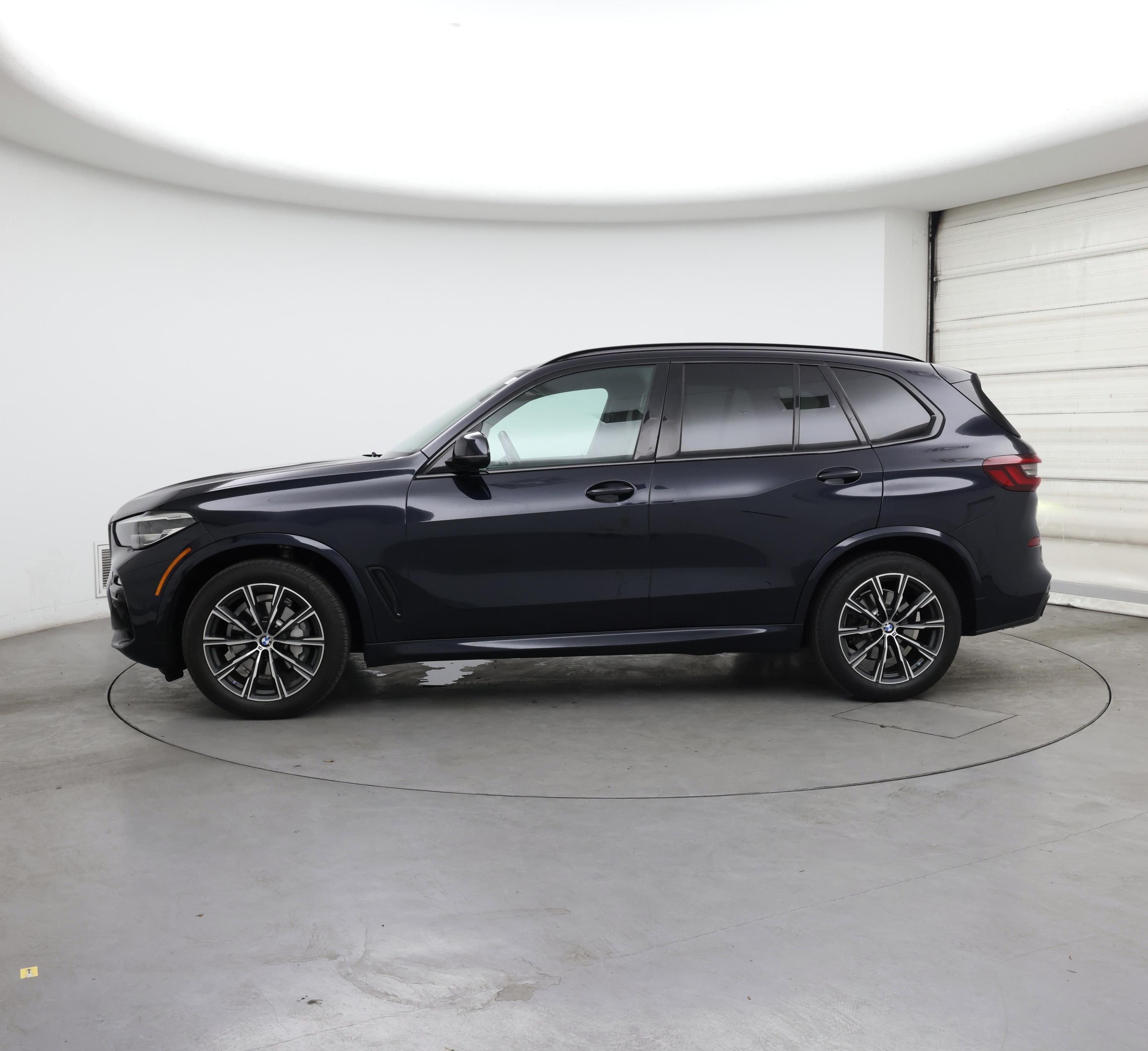 Thumbnail: 2021 BMW X5 - 3