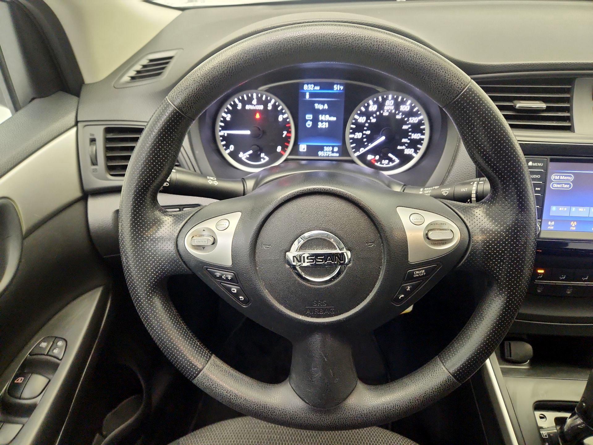 Thumbnail: 2019 Nissan Sentra - 10