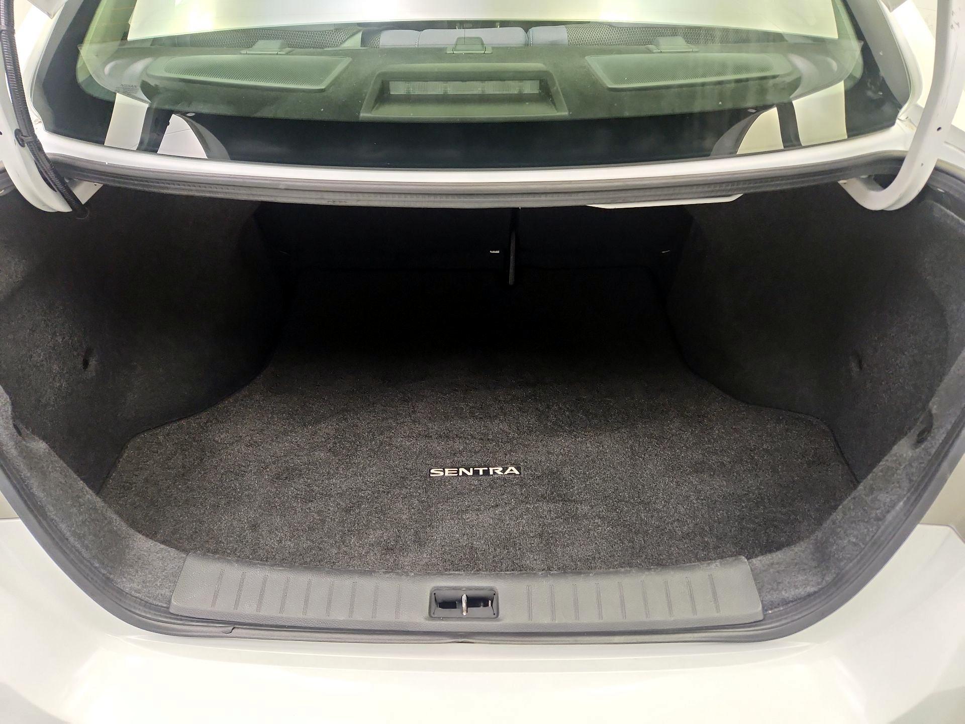 Thumbnail: 2019 Nissan Sentra - 19