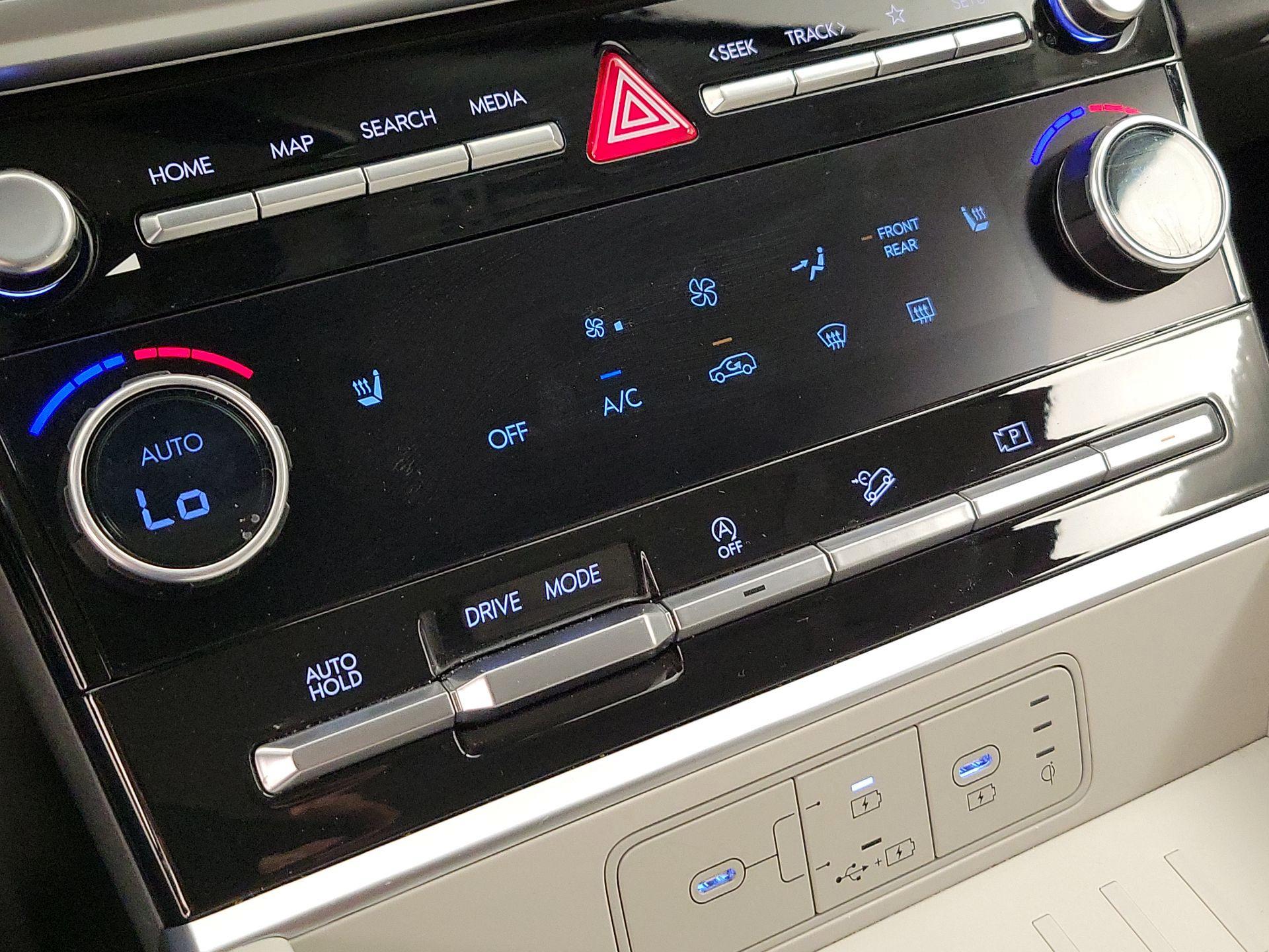 Thumbnail: 2025 Hyundai Santa Fe - 16