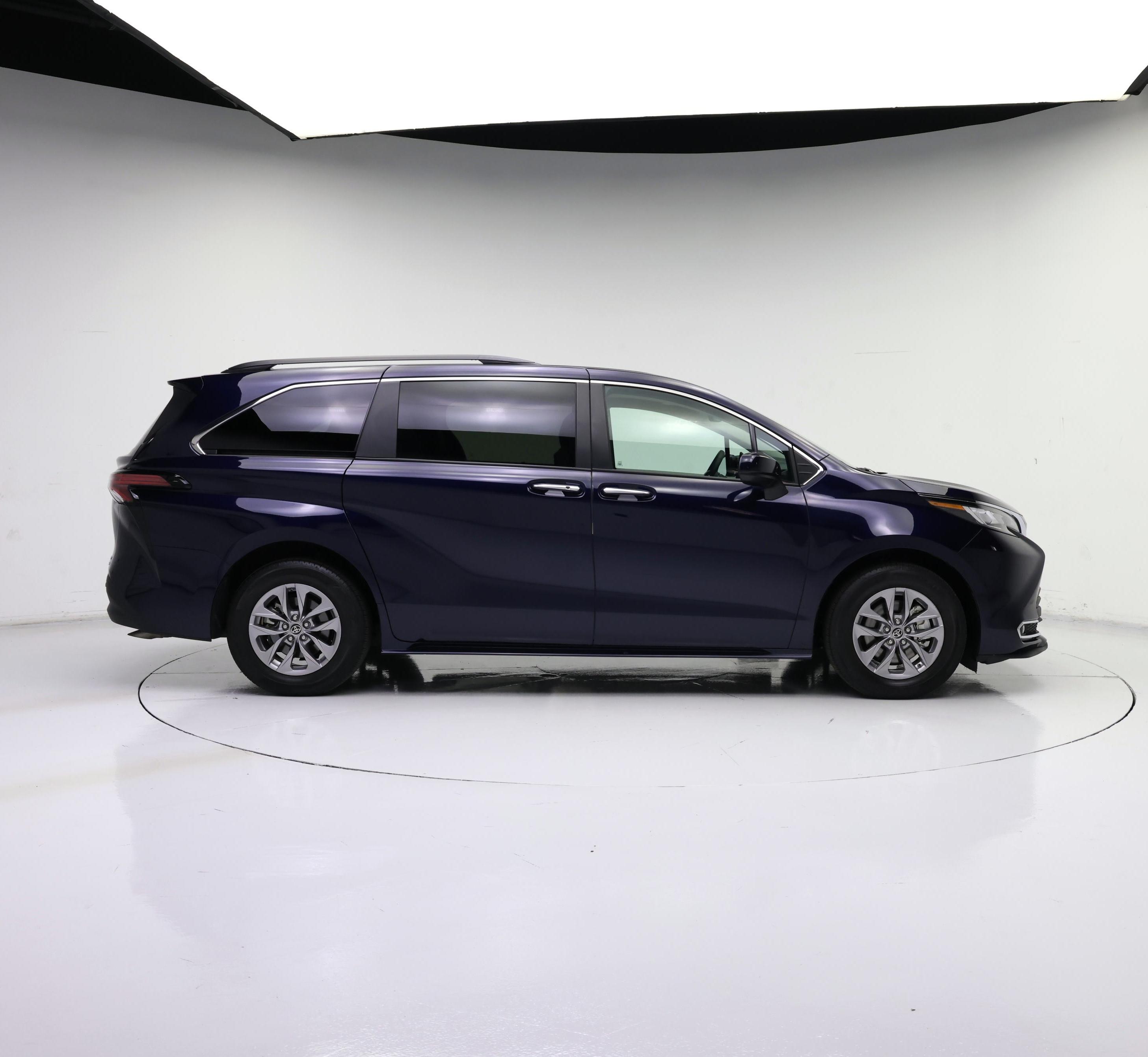 Thumbnail: 2022 Toyota Sienna - 7