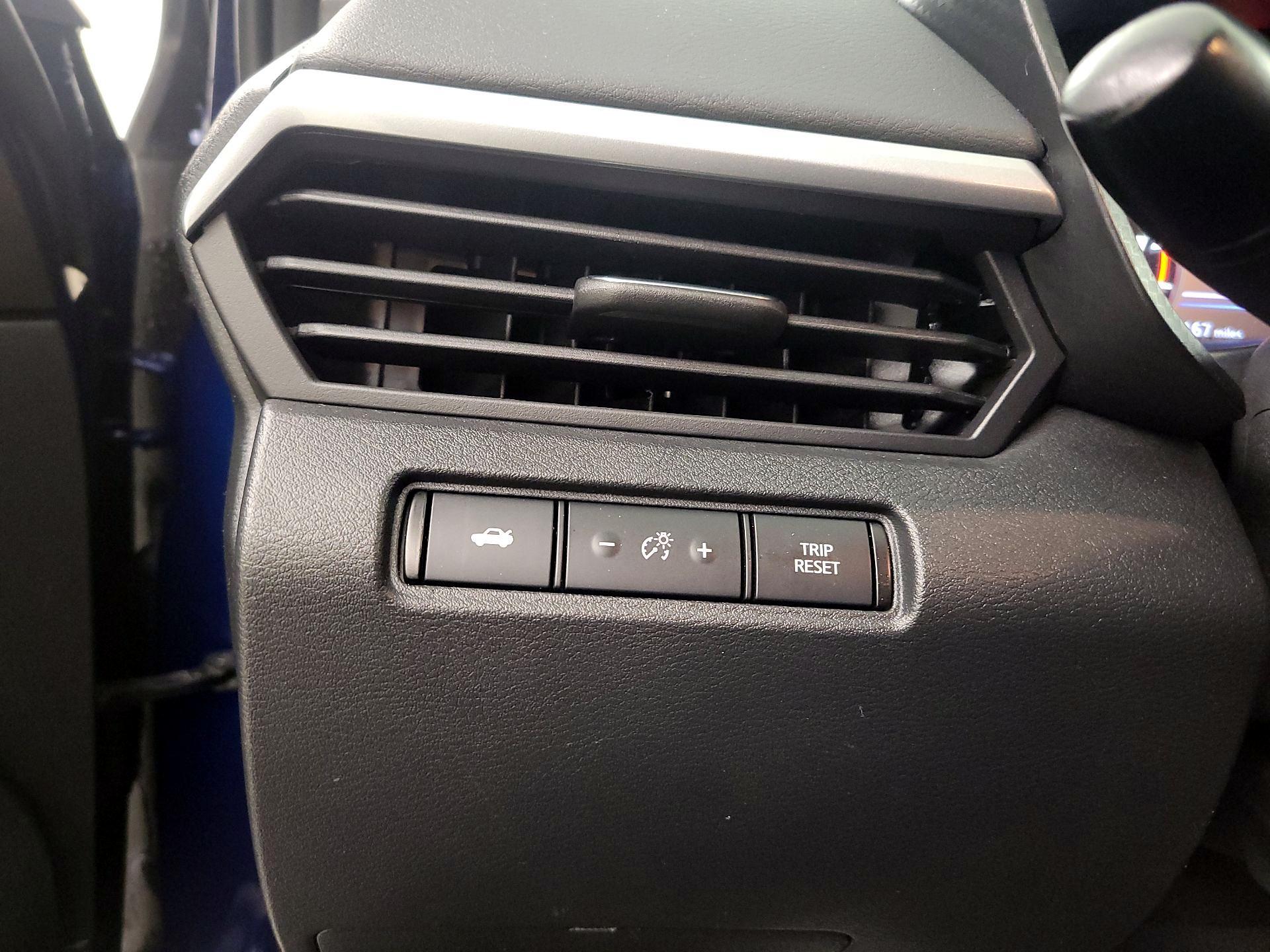 Thumbnail: 2020 Nissan Altima - 13