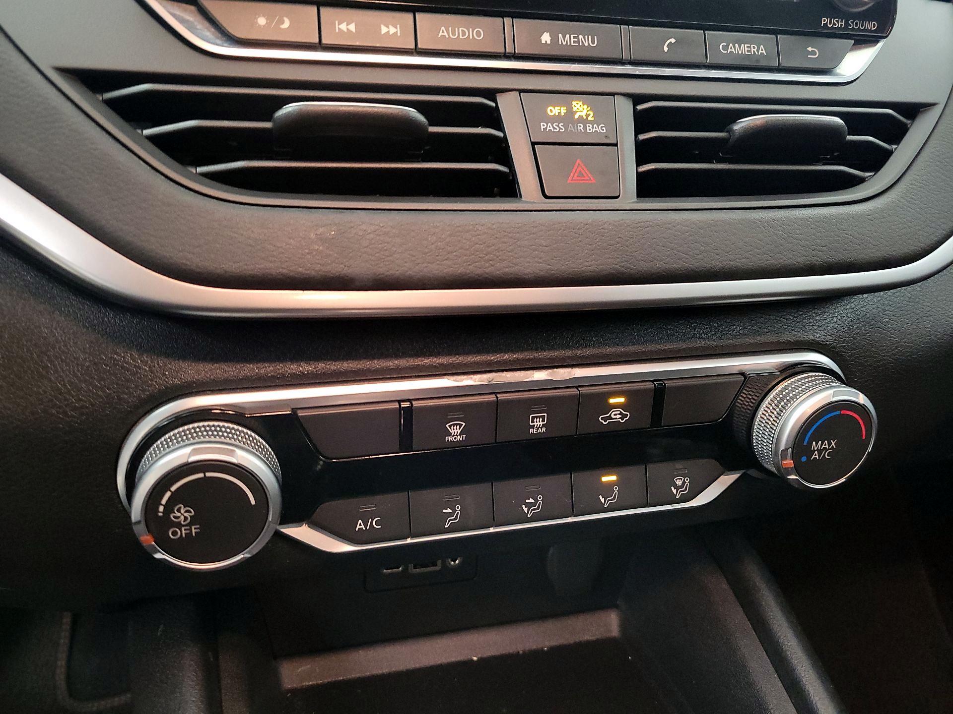 Thumbnail: 2020 Nissan Altima - 16