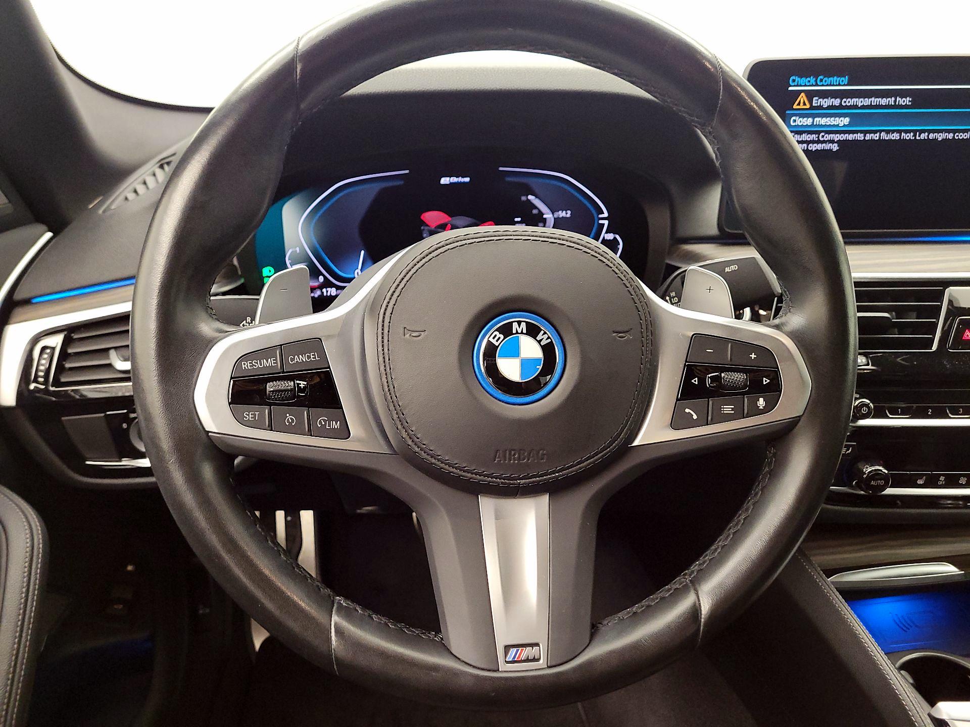 Thumbnail: 2022 BMW 5 Series - 10