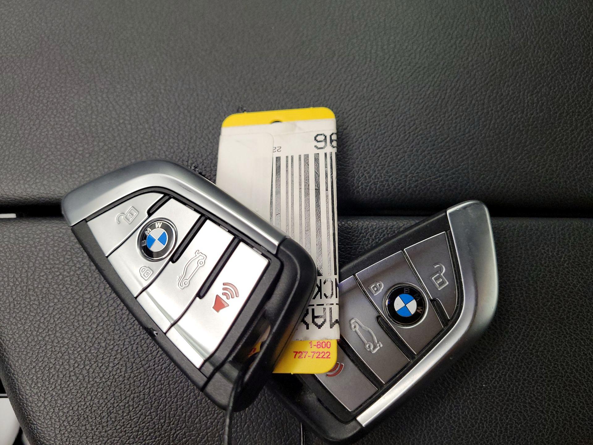 Thumbnail: 2022 BMW 5 Series - 18