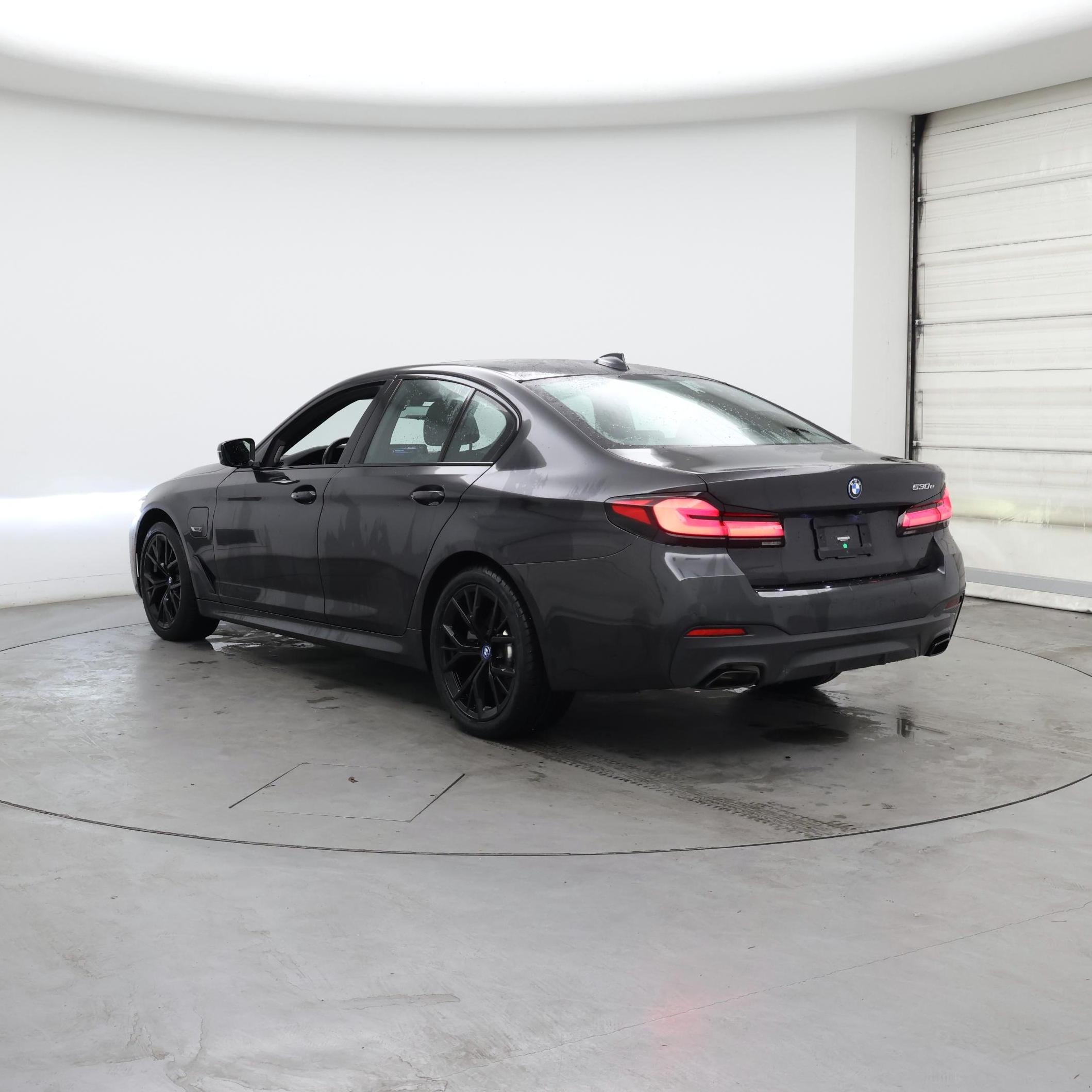 Thumbnail: 2022 BMW 5 Series - 2