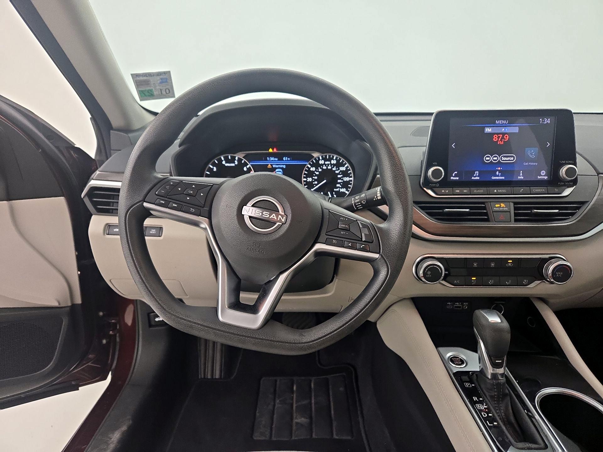 Thumbnail: 2023 Nissan Altima - 10