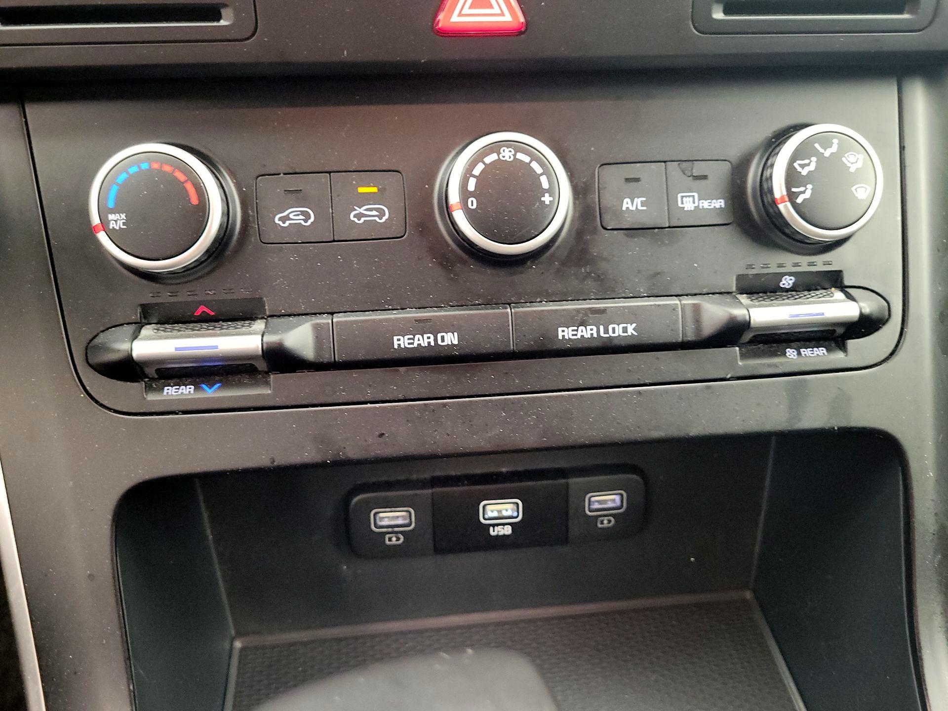 Thumbnail: 2024 Kia Carnival - 16