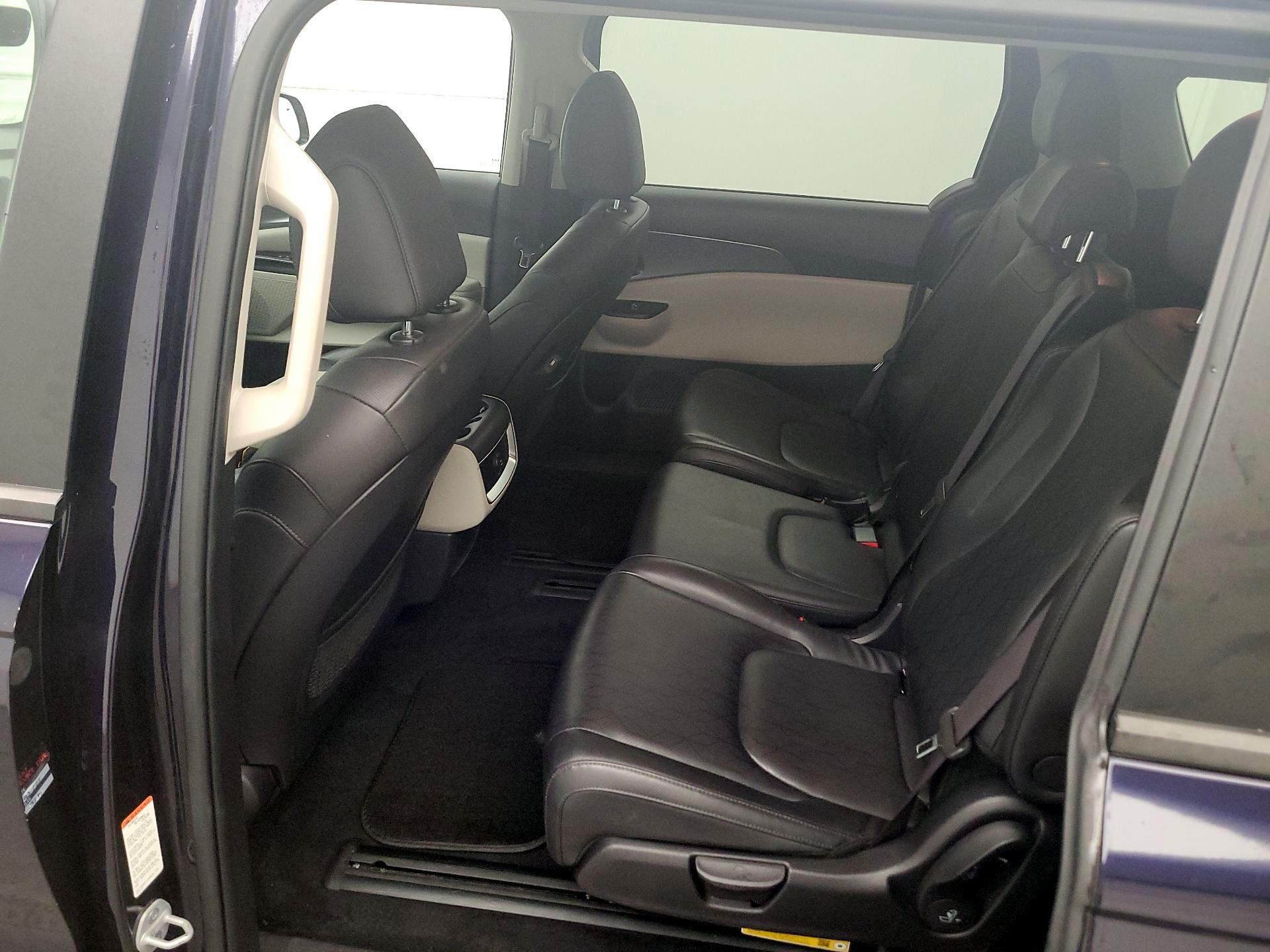 Thumbnail: 2024 Kia Carnival - 18