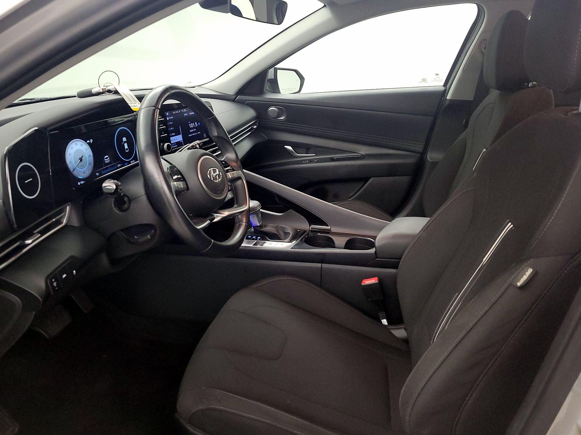 Thumbnail: 2021 Hyundai Elantra - 11