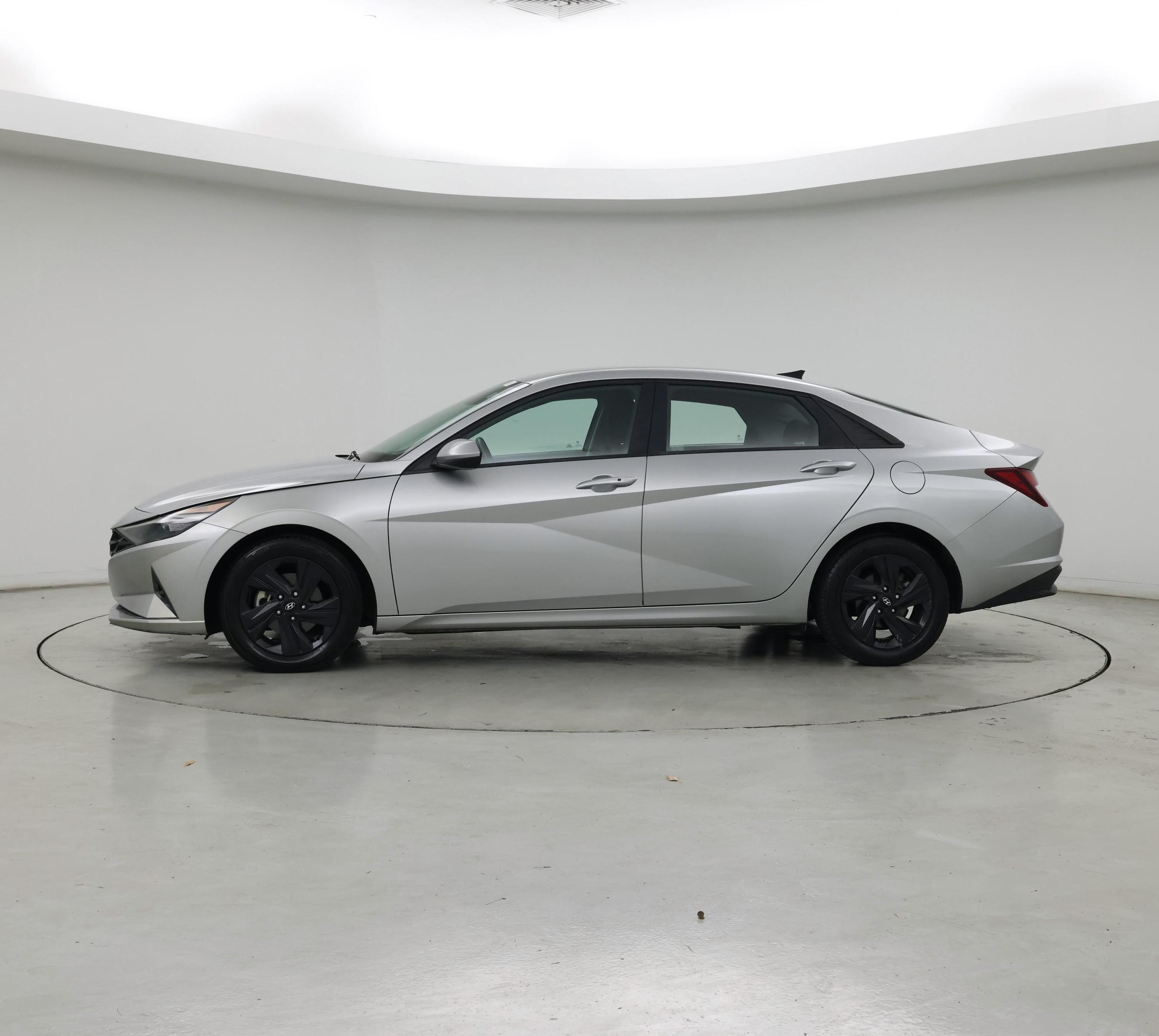 Thumbnail: 2021 Hyundai Elantra - 3