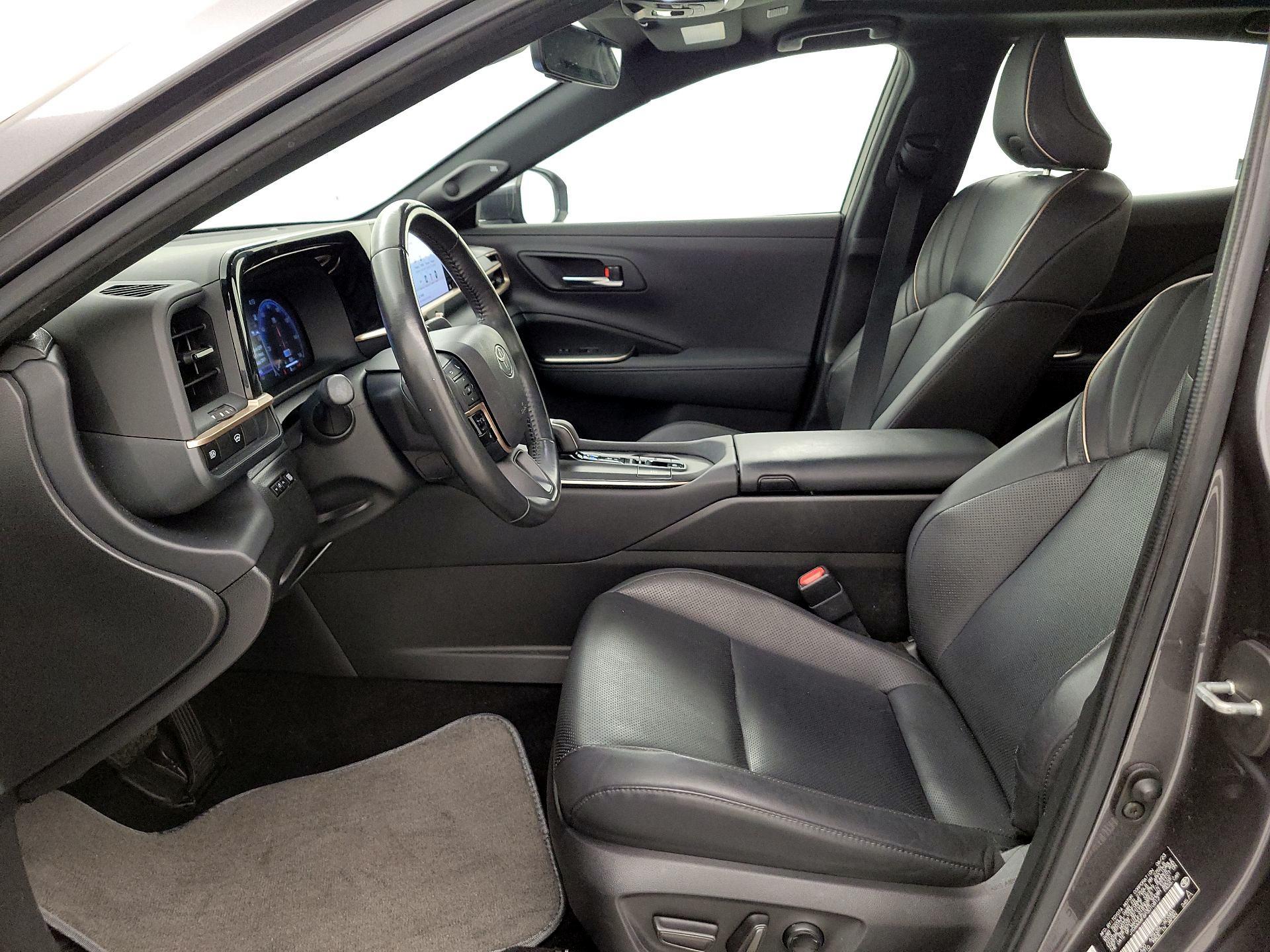 Thumbnail: 2023 Toyota Crown - 9