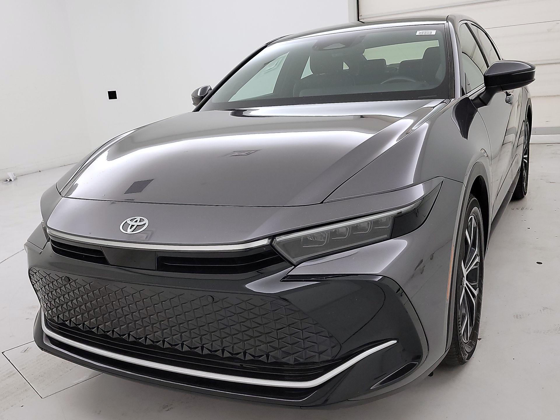 Thumbnail: 2023 Toyota Crown - 3