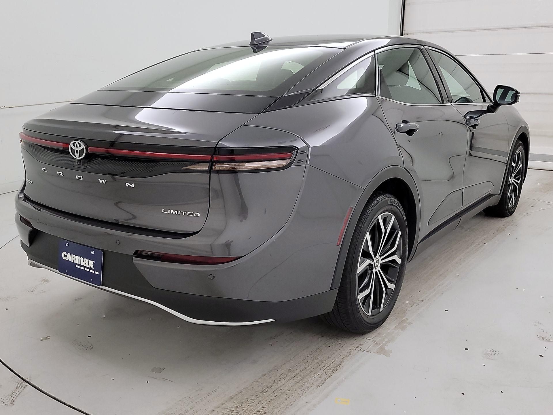 Thumbnail: 2023 Toyota Crown - 5