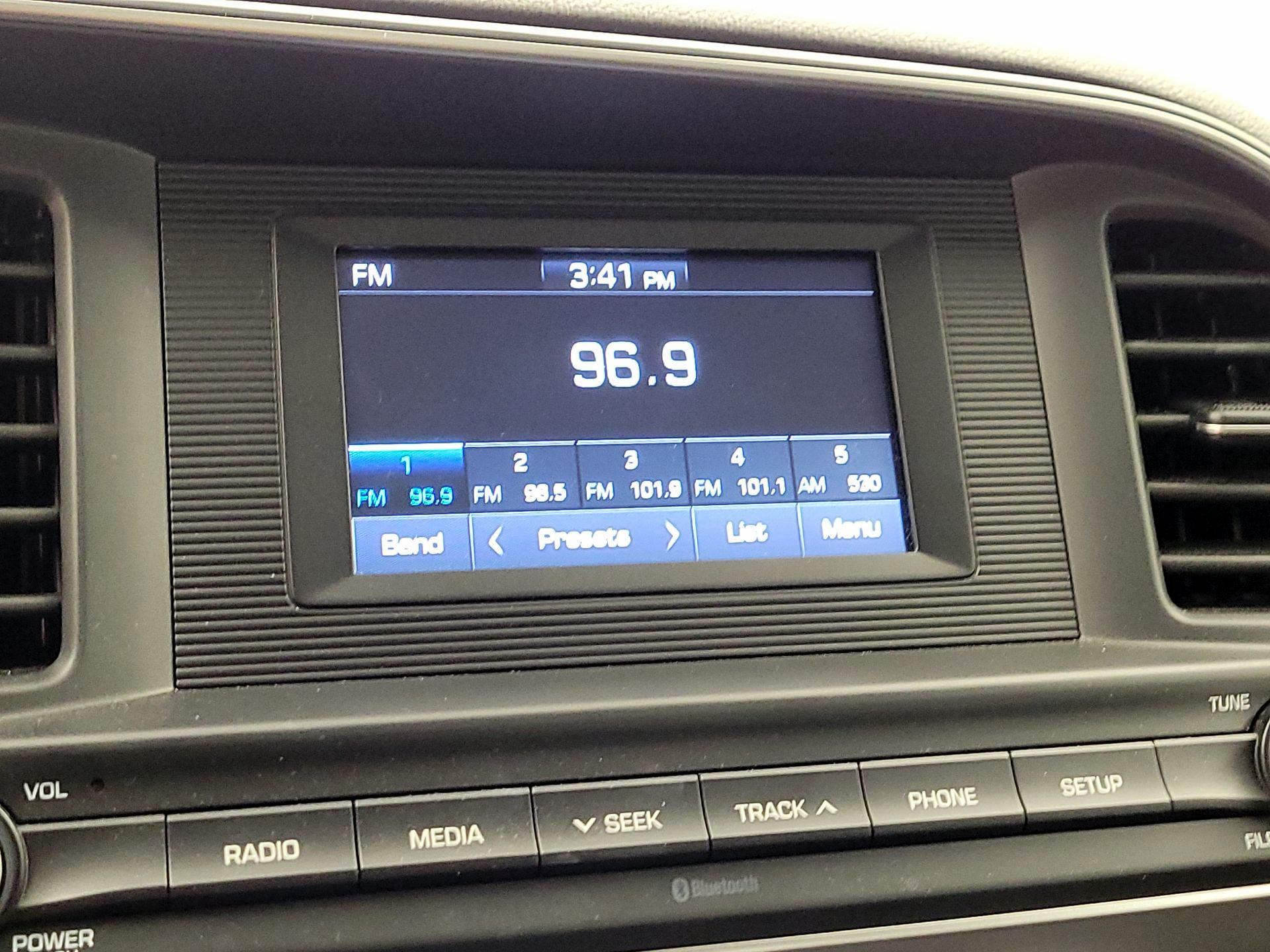 Thumbnail: 2020 Hyundai Elantra - 15