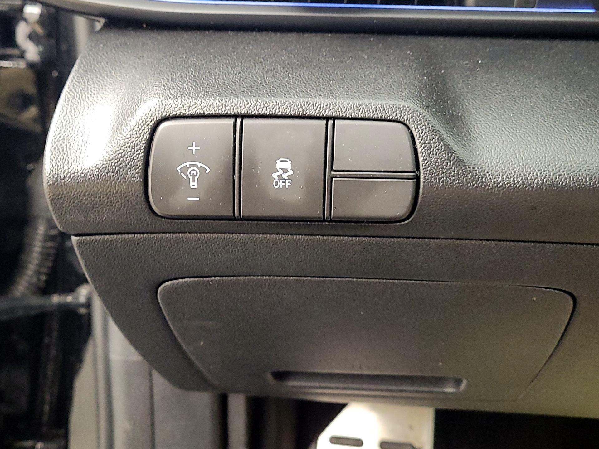 Thumbnail: 2024 Hyundai Elantra - 13