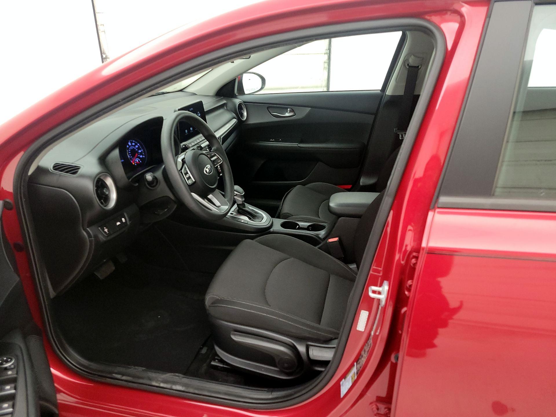 Thumbnail: 2021 Kia Forte - 11