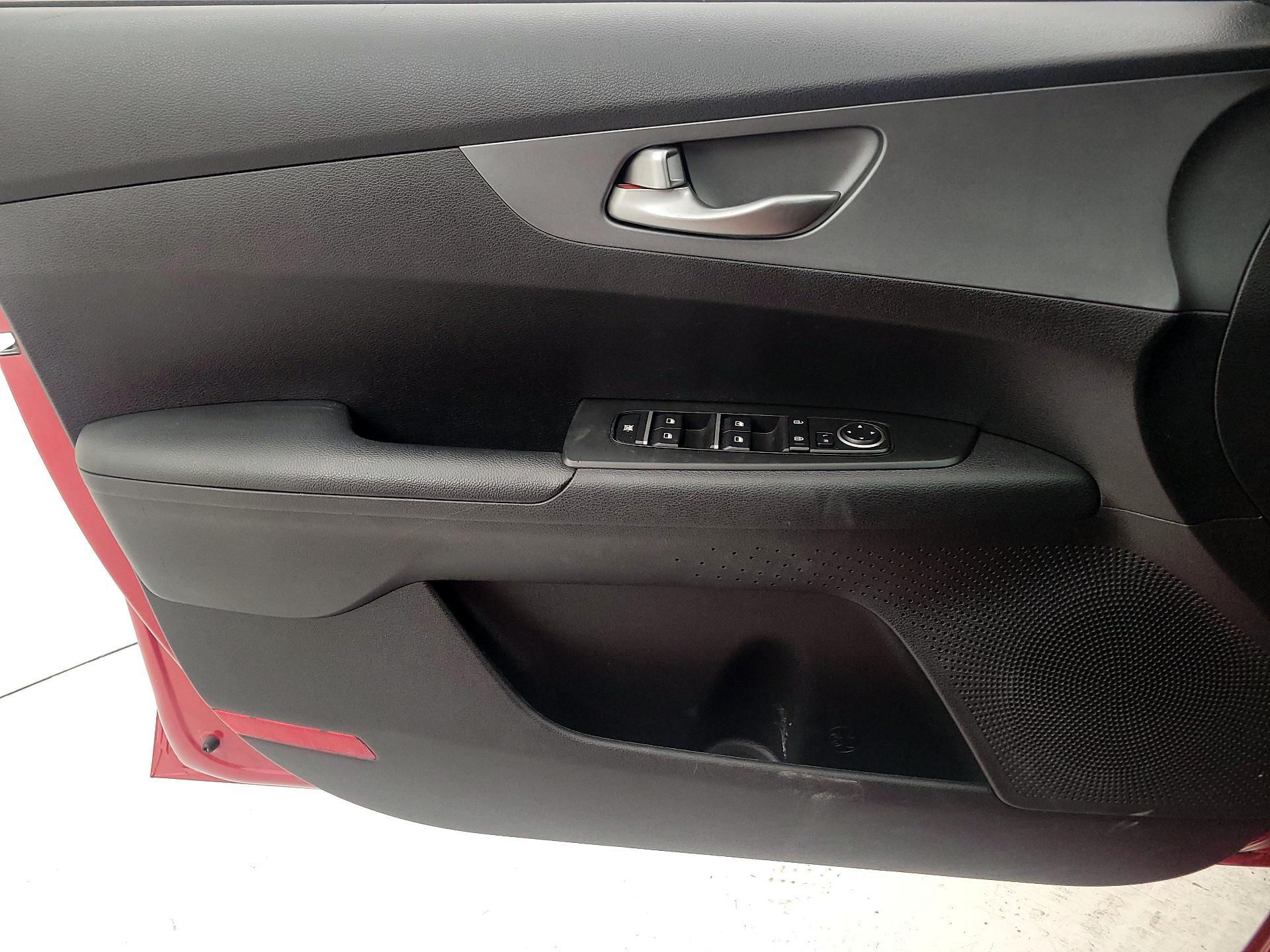 Thumbnail: 2021 Kia Forte - 12