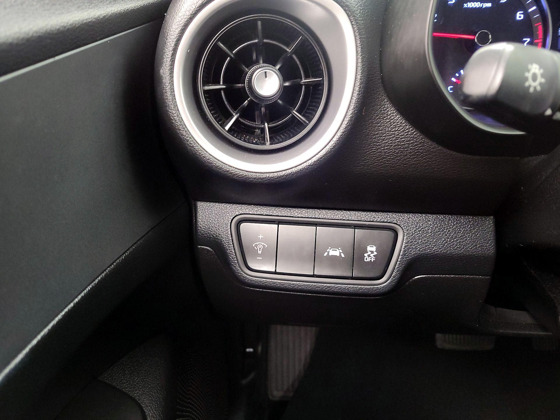 Thumbnail: 2021 Kia Forte - 13