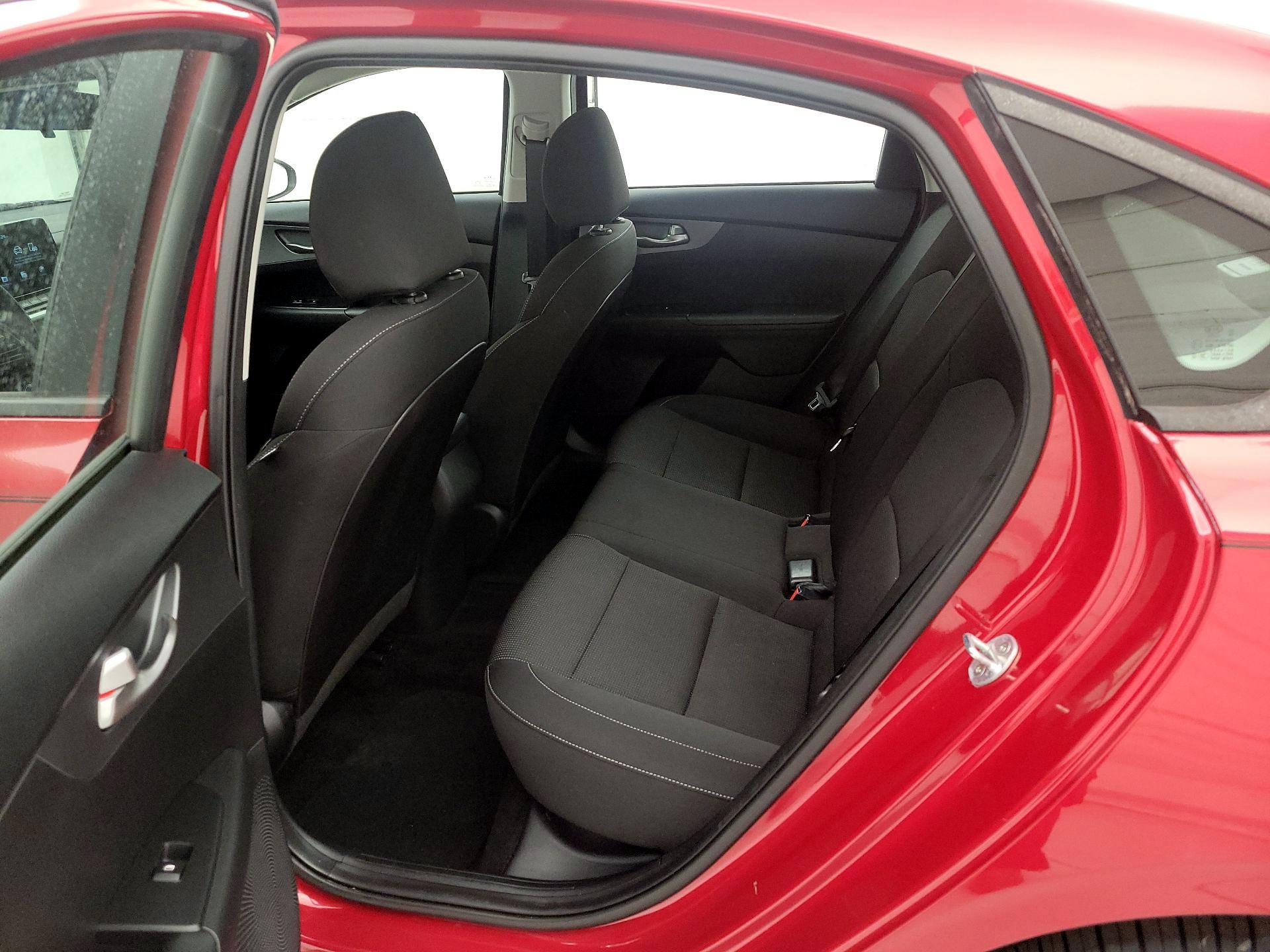 Thumbnail: 2021 Kia Forte - 19