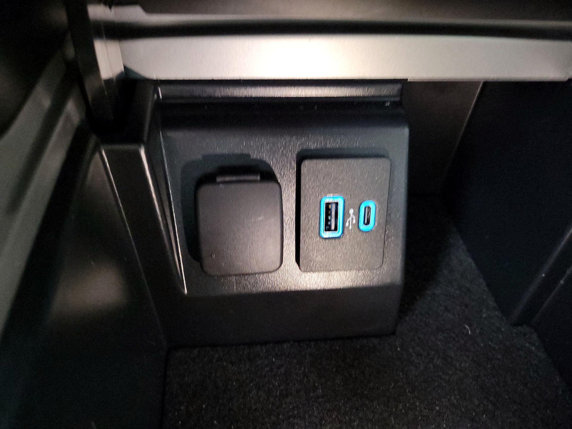 Thumbnail: 2023 Ford Explorer - 19