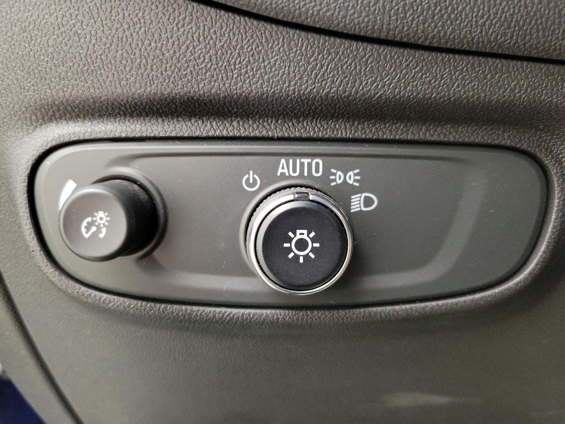 Thumbnail: 2022 Chevrolet Equinox - 13