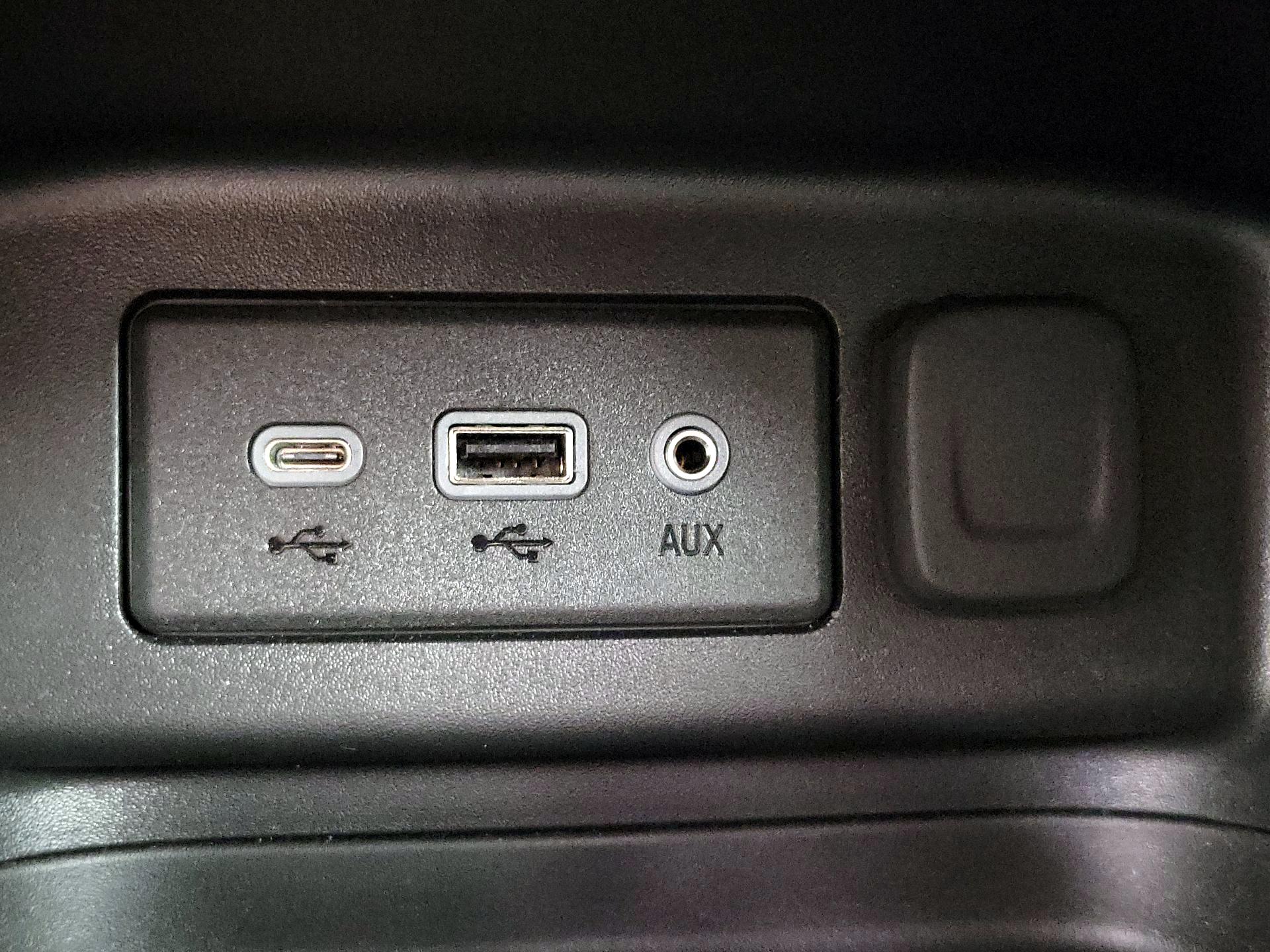 Thumbnail: 2022 Chevrolet Equinox - 18