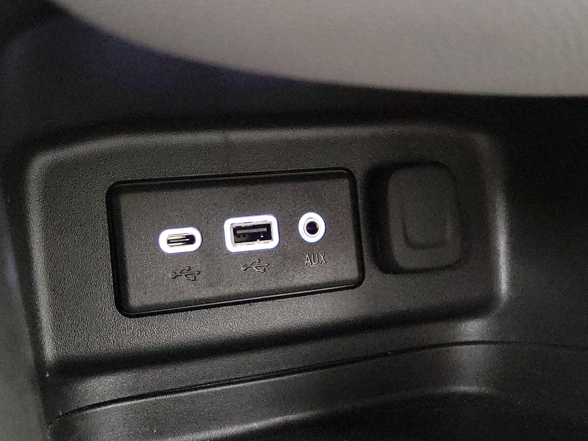 Thumbnail: 2023 Chevrolet Equinox - 18